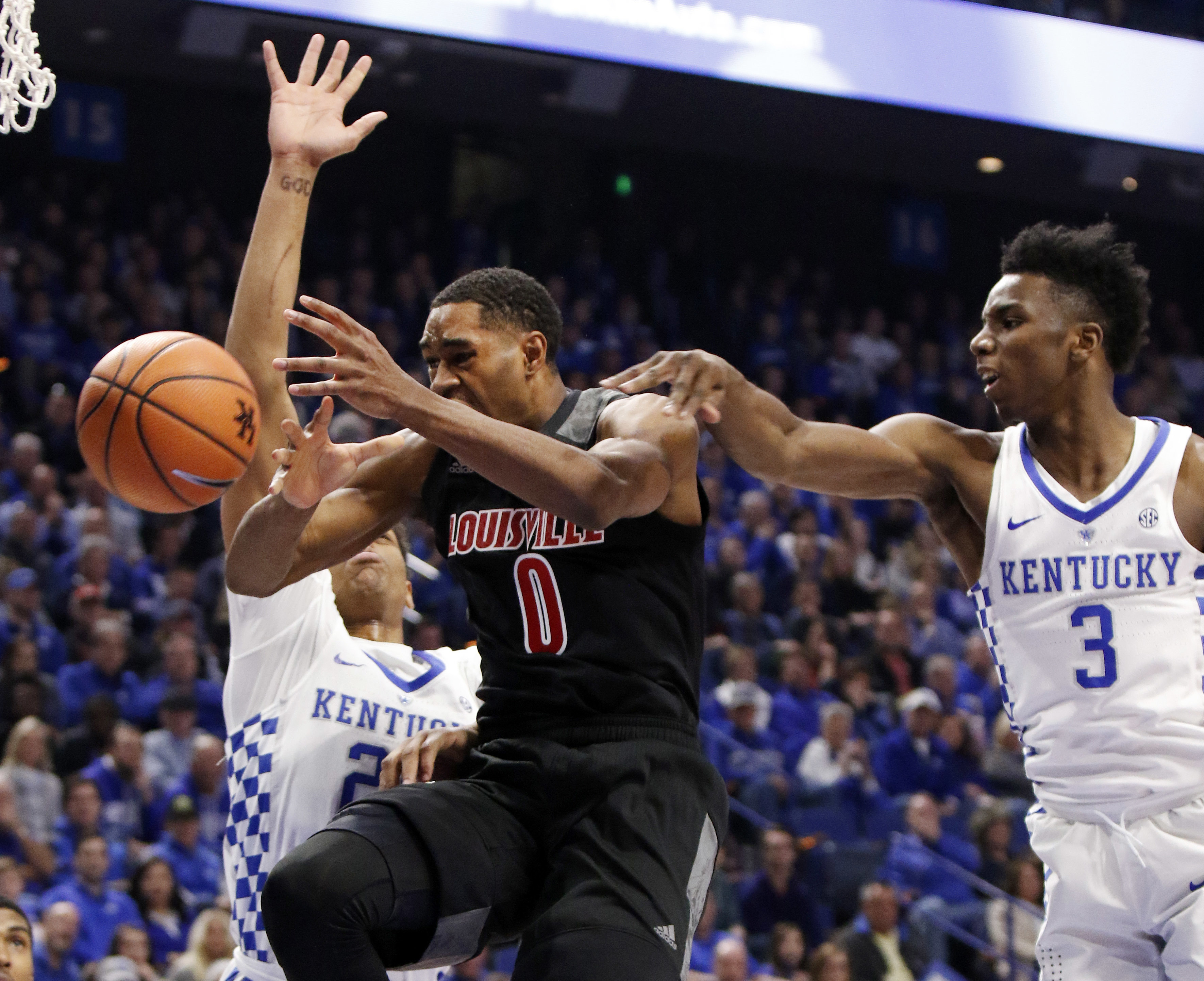 No. 16 Kentucky blows out Louisville 90-61 in rivalry game
