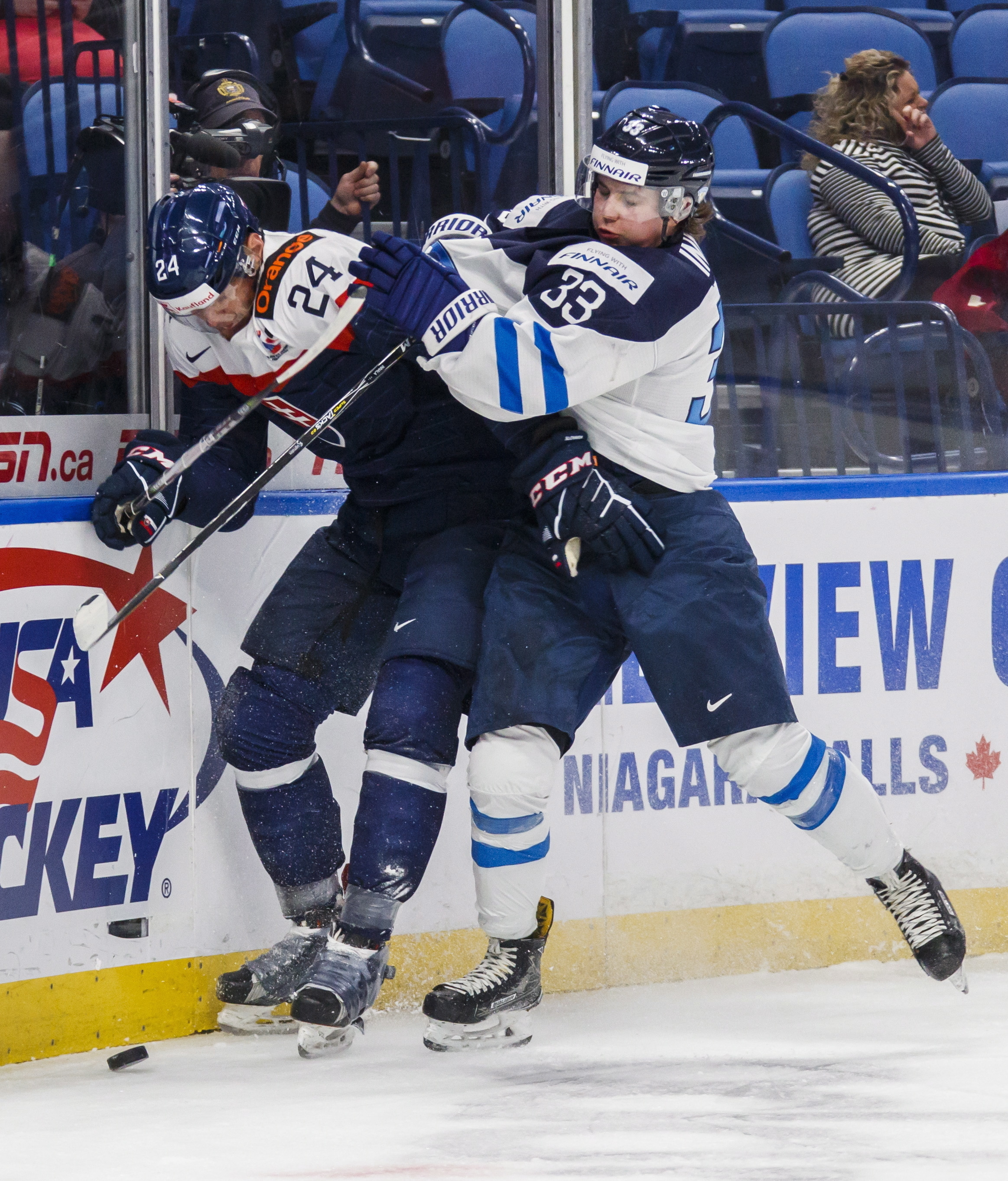 Canada beats Denmark 8-0 to win Group A at world juniors