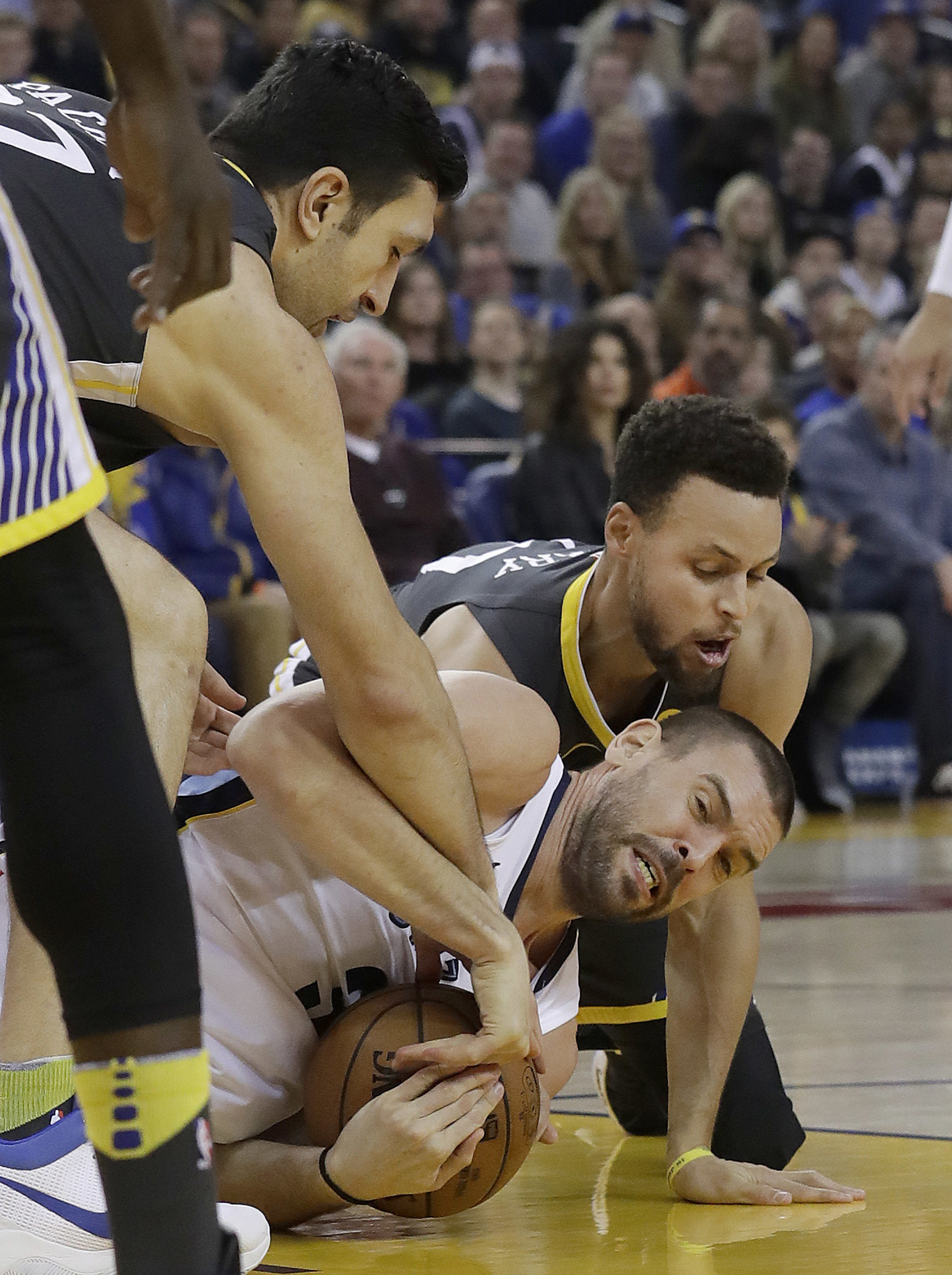Curry makes season-best 10 3-pointers in return from injury