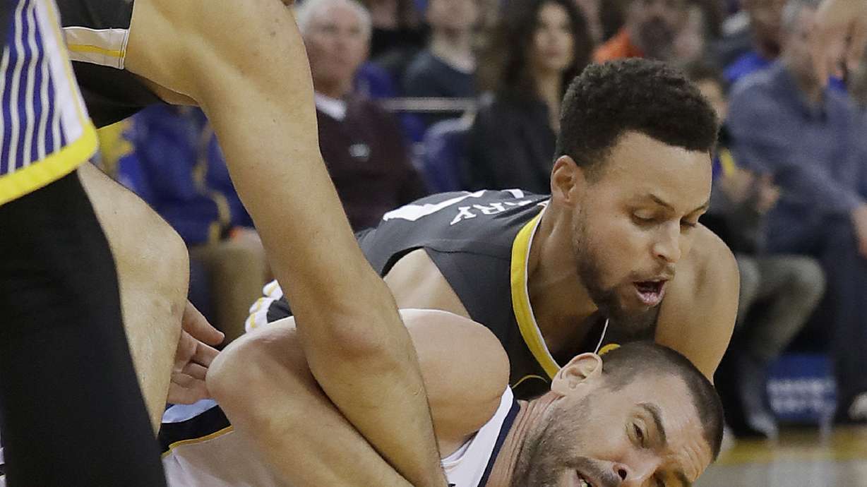 Curry makes season-best 10 3-pointers in return from injury