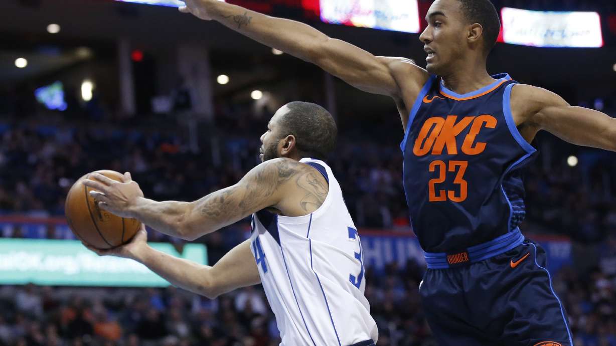 Barnes leads Mavericks past Thunder for 4th straight win