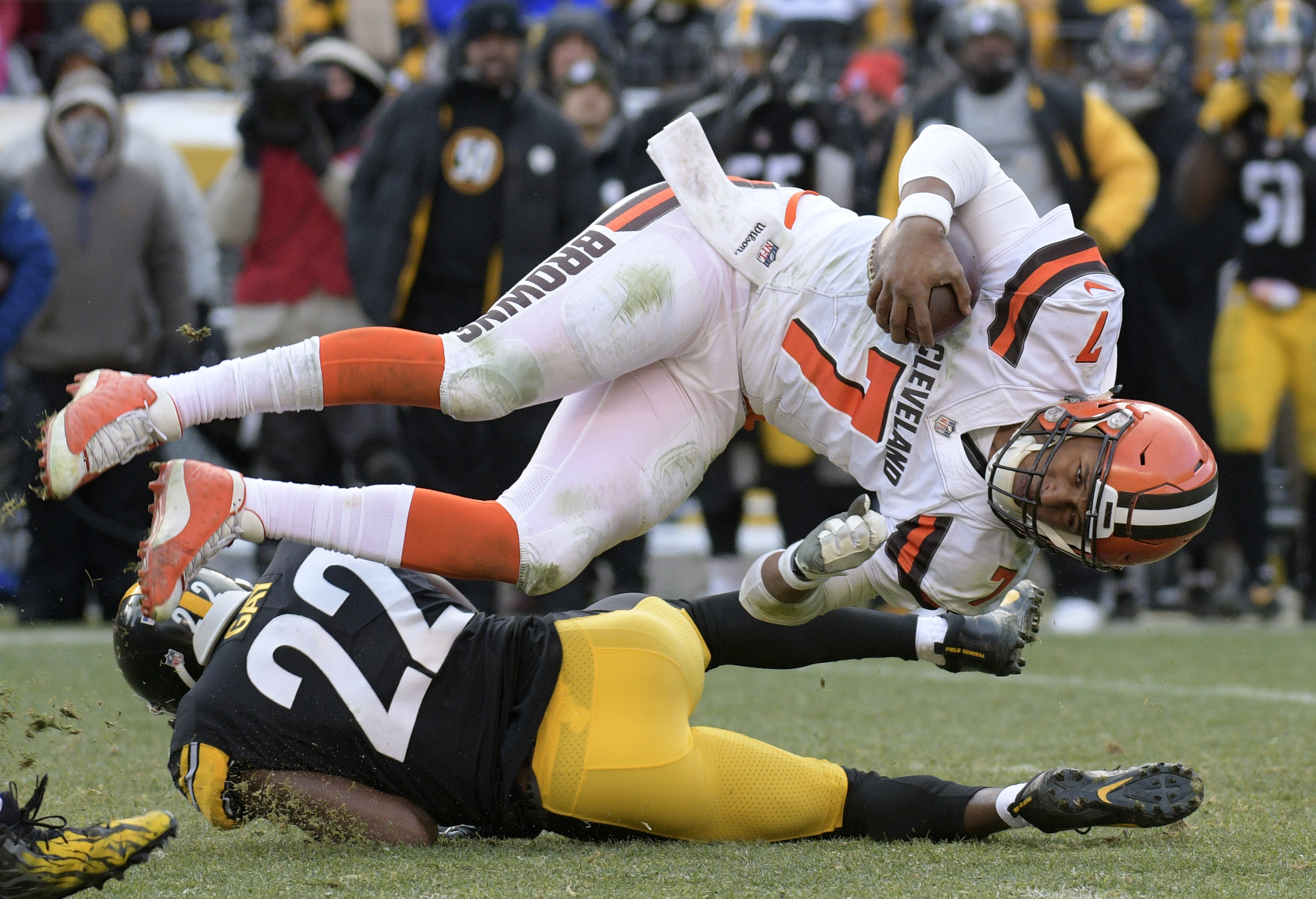 Rock bottom: Browns drop to new depths after 0-16 season