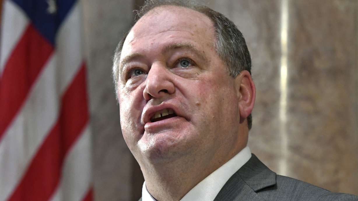 8 GOP lawmakers ask for Kentucky House speaker's removal