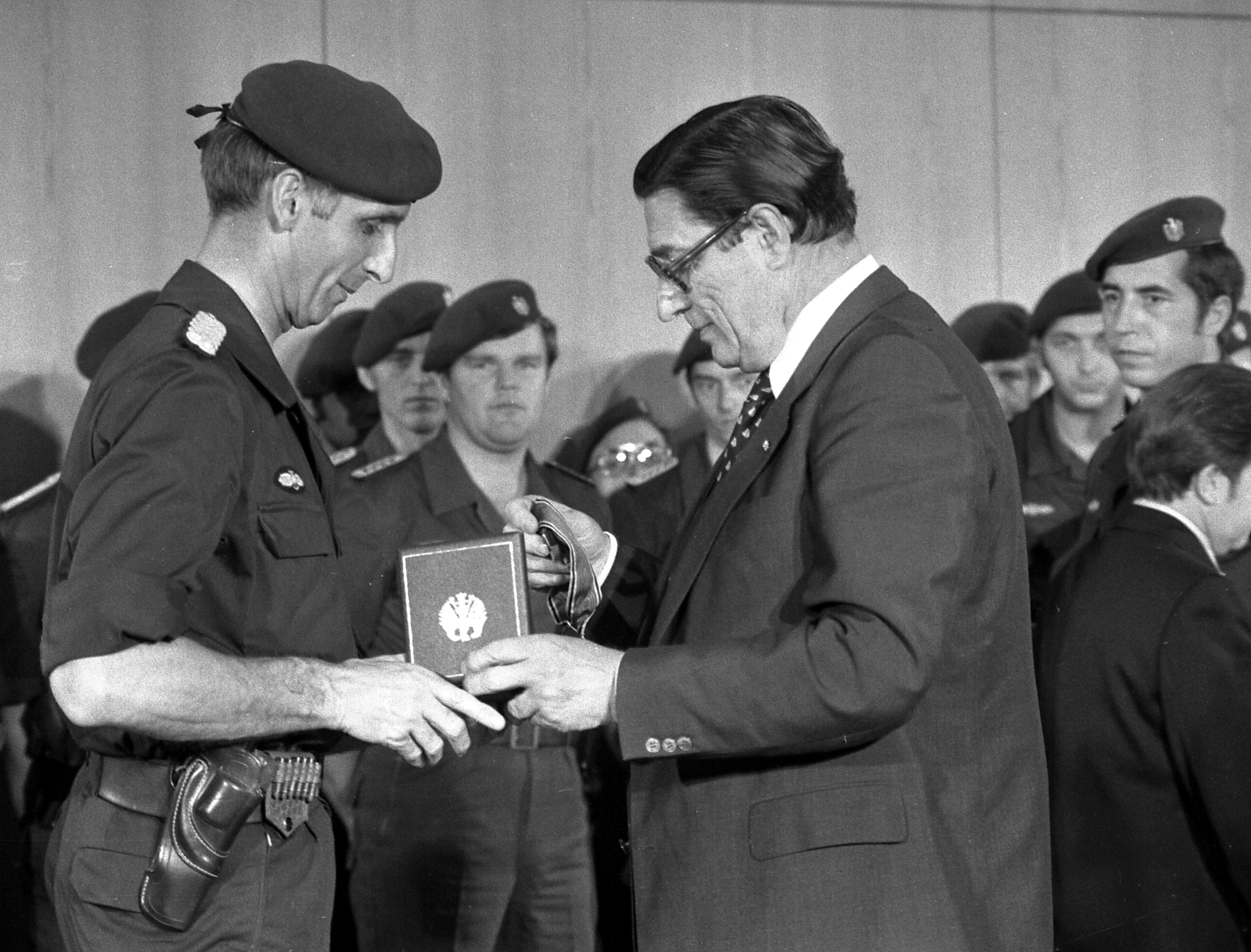 German commando who led mission that ended 1977 hijack dies