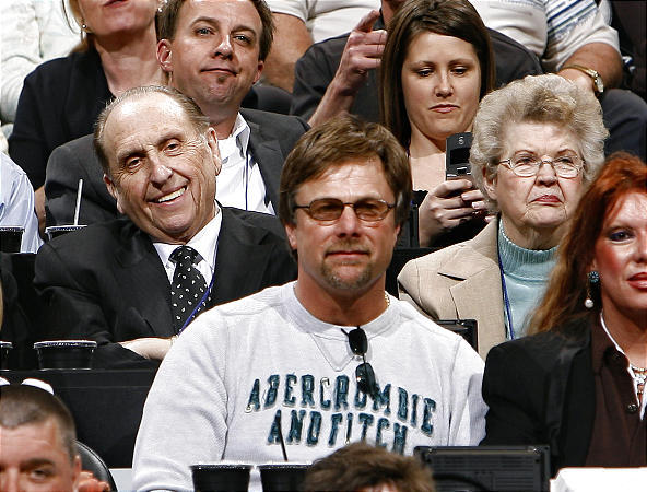 President Thomas S. Monson, left, and his wife, Frances, sit in Row 3 at a Jazz-Clippers game in 2008. (Photo: Danny Chan La, Deseret News archives)