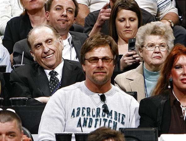 President Thomas S. Monson, left, and his wife, Frances, sit in Row 3 at a Jazz-Clippers game in 2008. (Photo: Danny Chan La, Deseret News archives)
