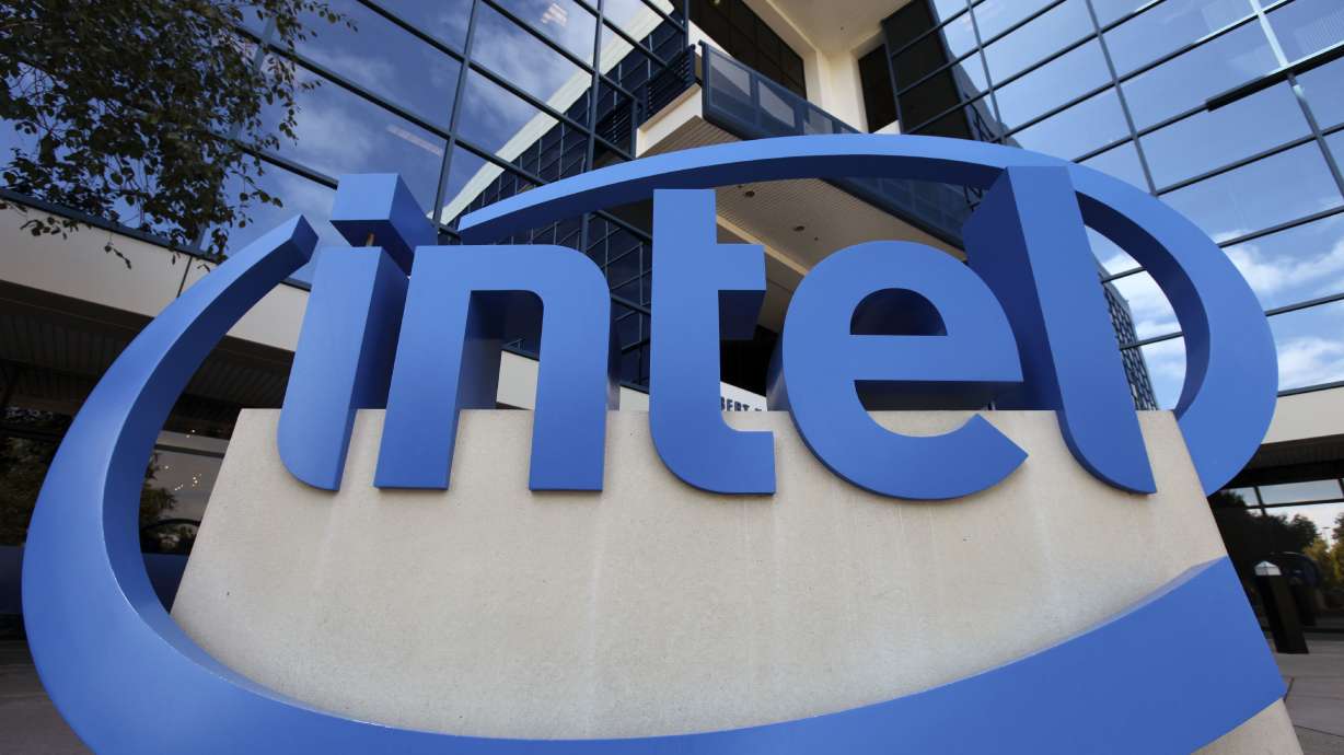 Intel CEO sold shares before chip security flaw disclosed