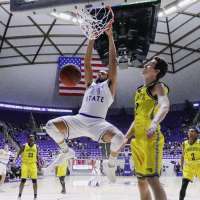 Wildcats bounce back from loss to secure 1st conference victory