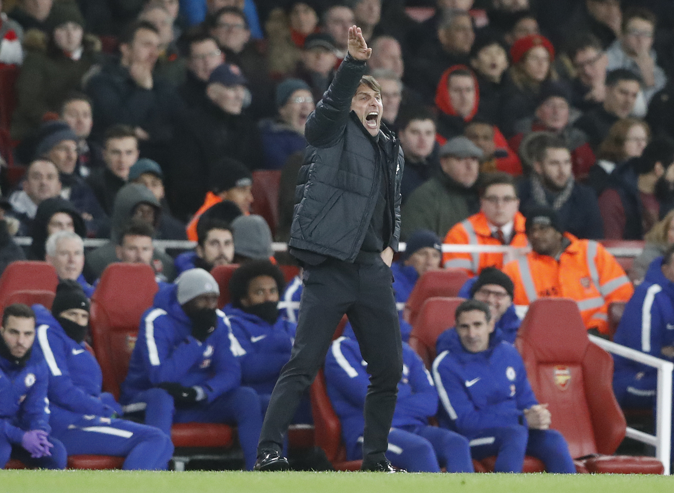 Conte suggests rival manager Mourinho has senile dementia