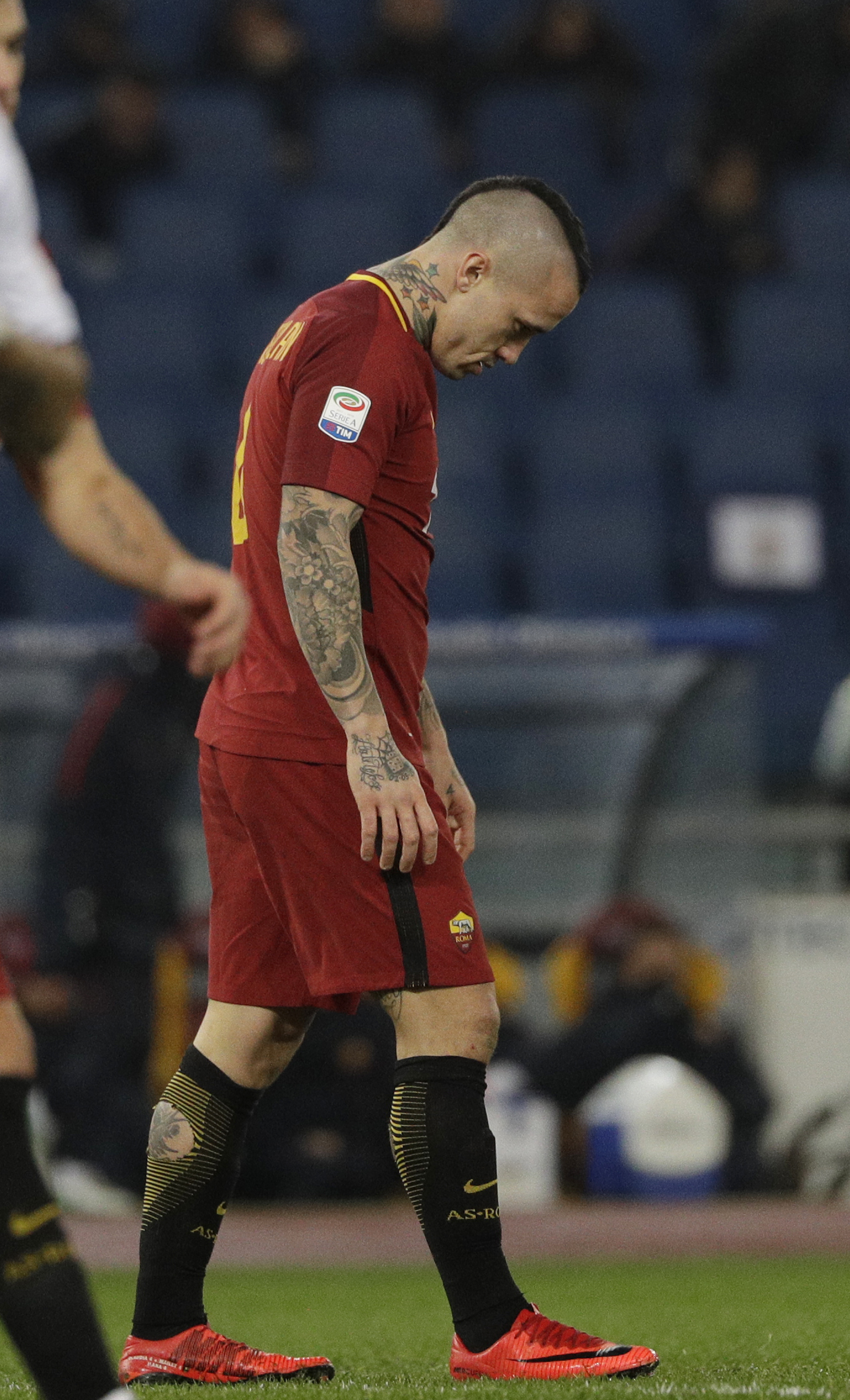 Drunk New Year's postings result in Nainggolan being dropped