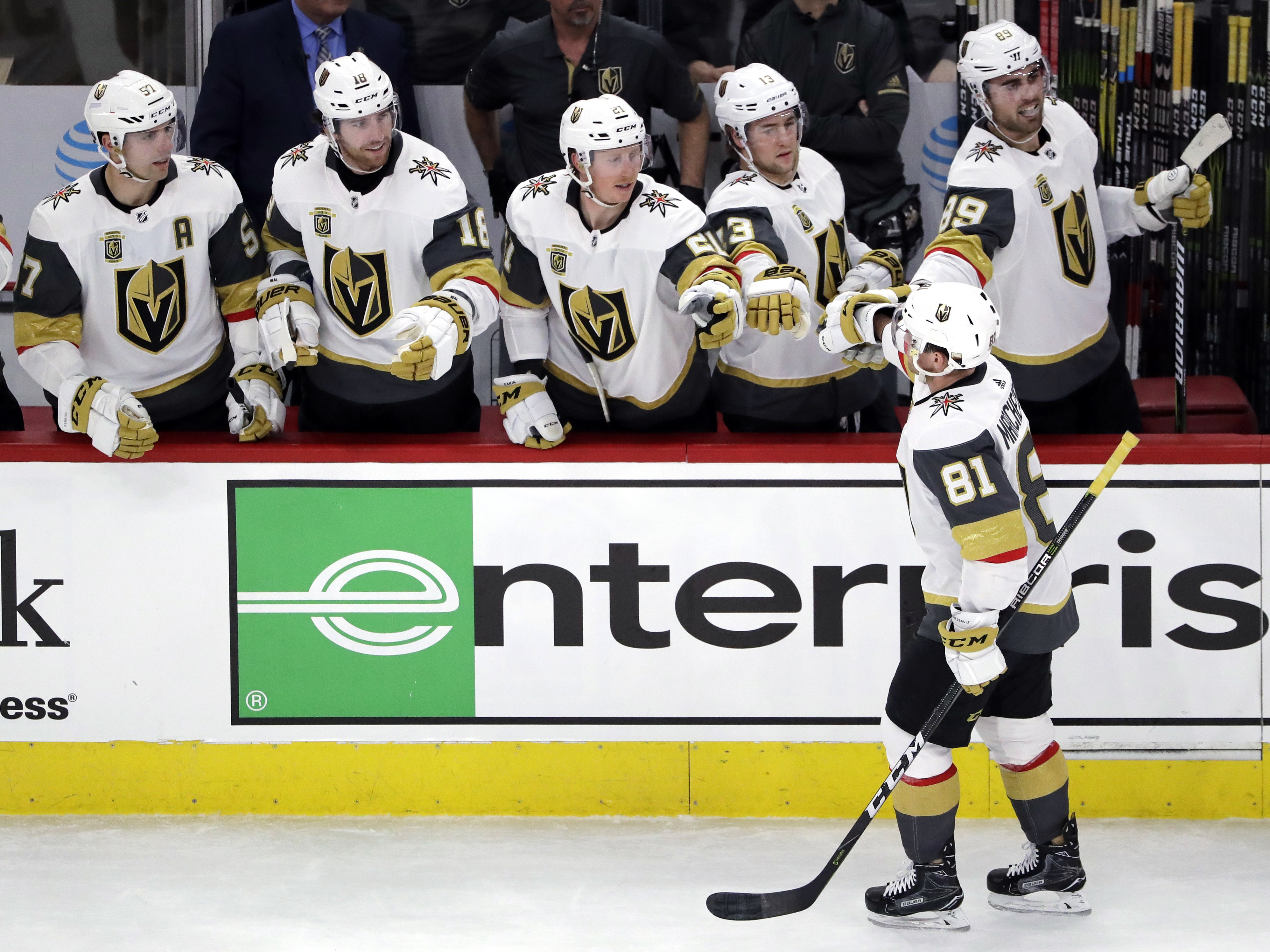Golden Knights beat Blackhawks 5-4 for 9th win in 10 games