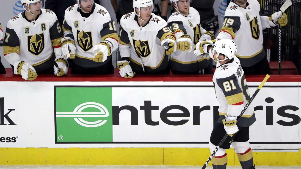 Golden Knights beat Blackhawks 5-4 for 9th win in 10 games