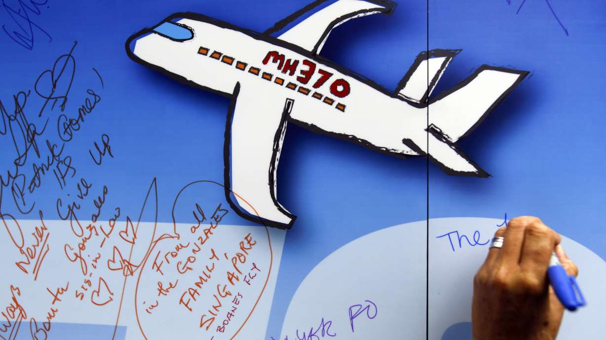 Malaysia OKs new search by private company for missing plane