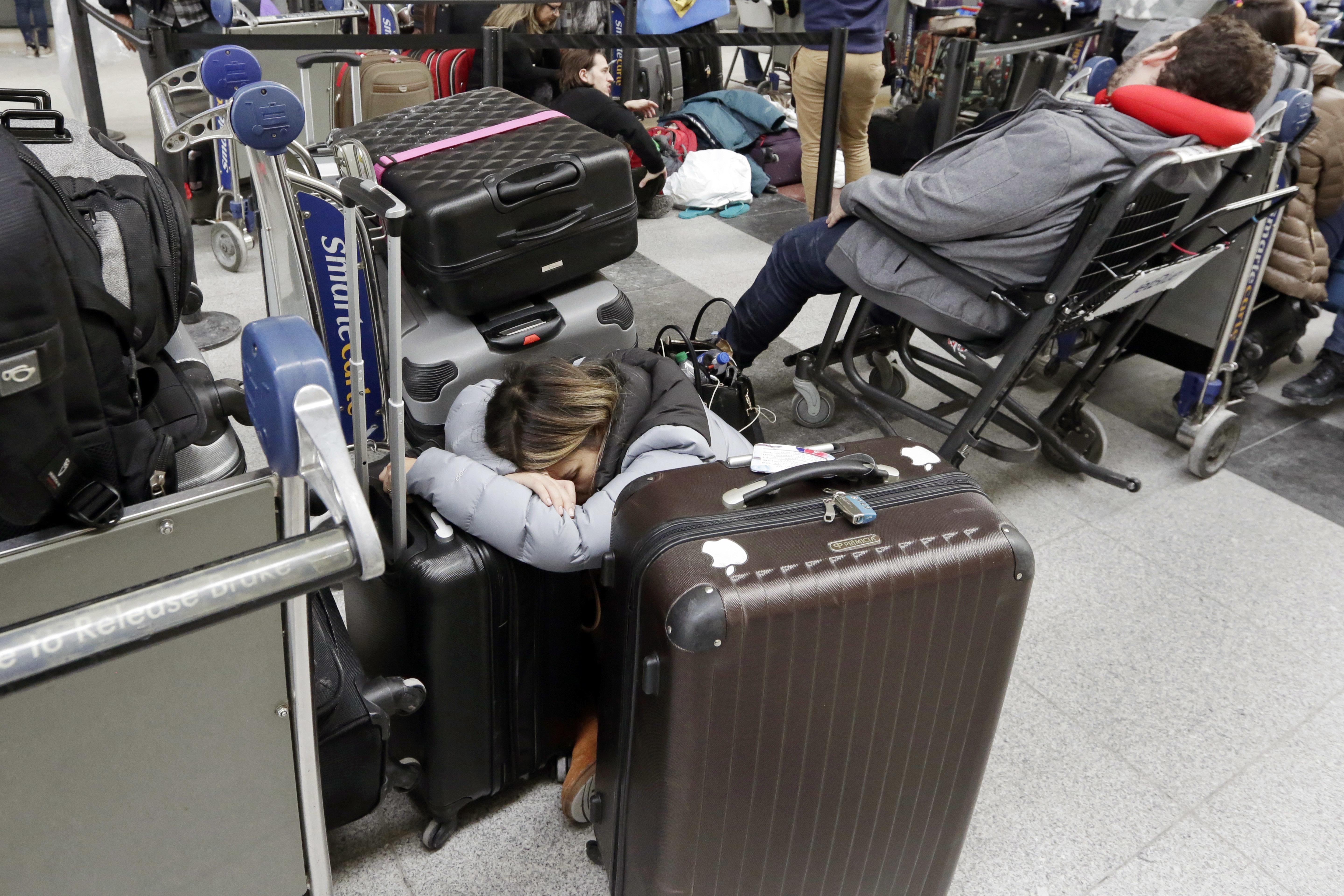 The Latest: Airport agency head: JFK woes 'unacceptable'