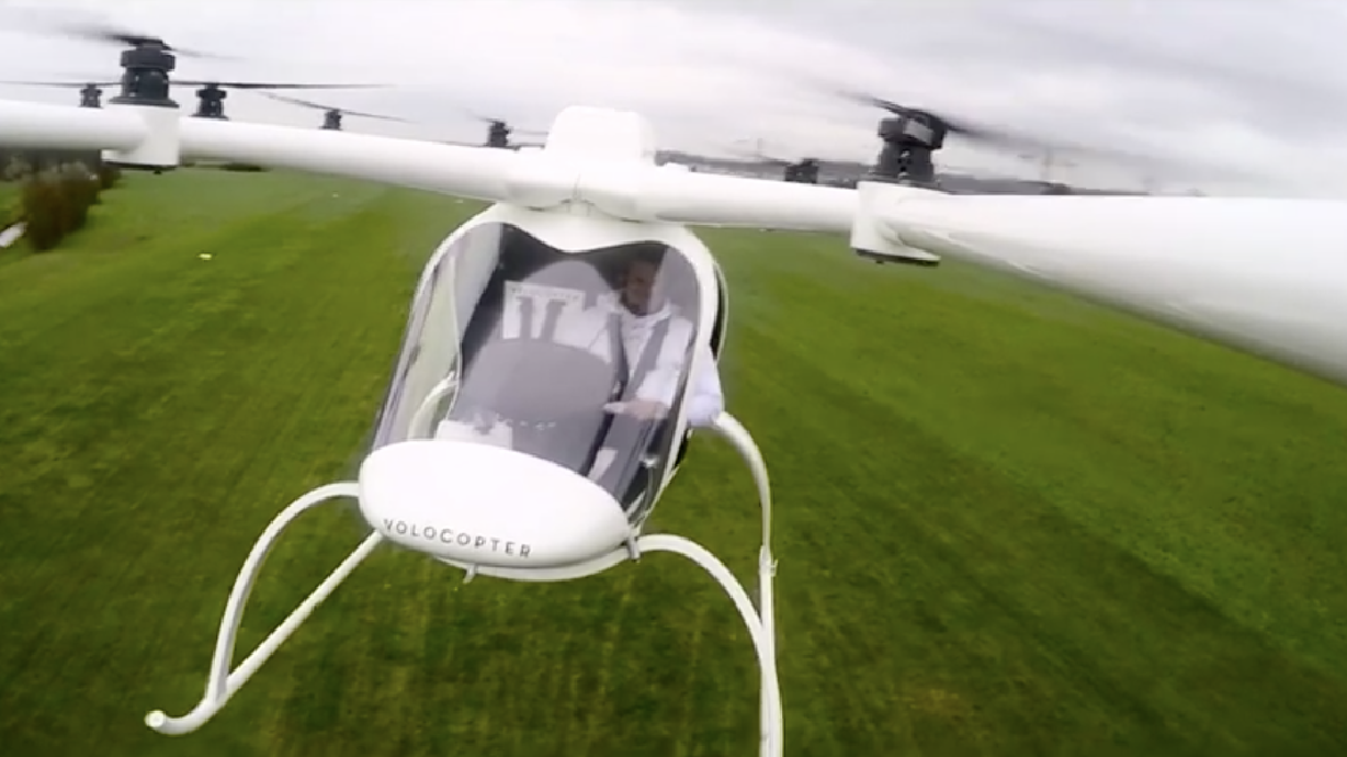 Flying 'car' wows at CES