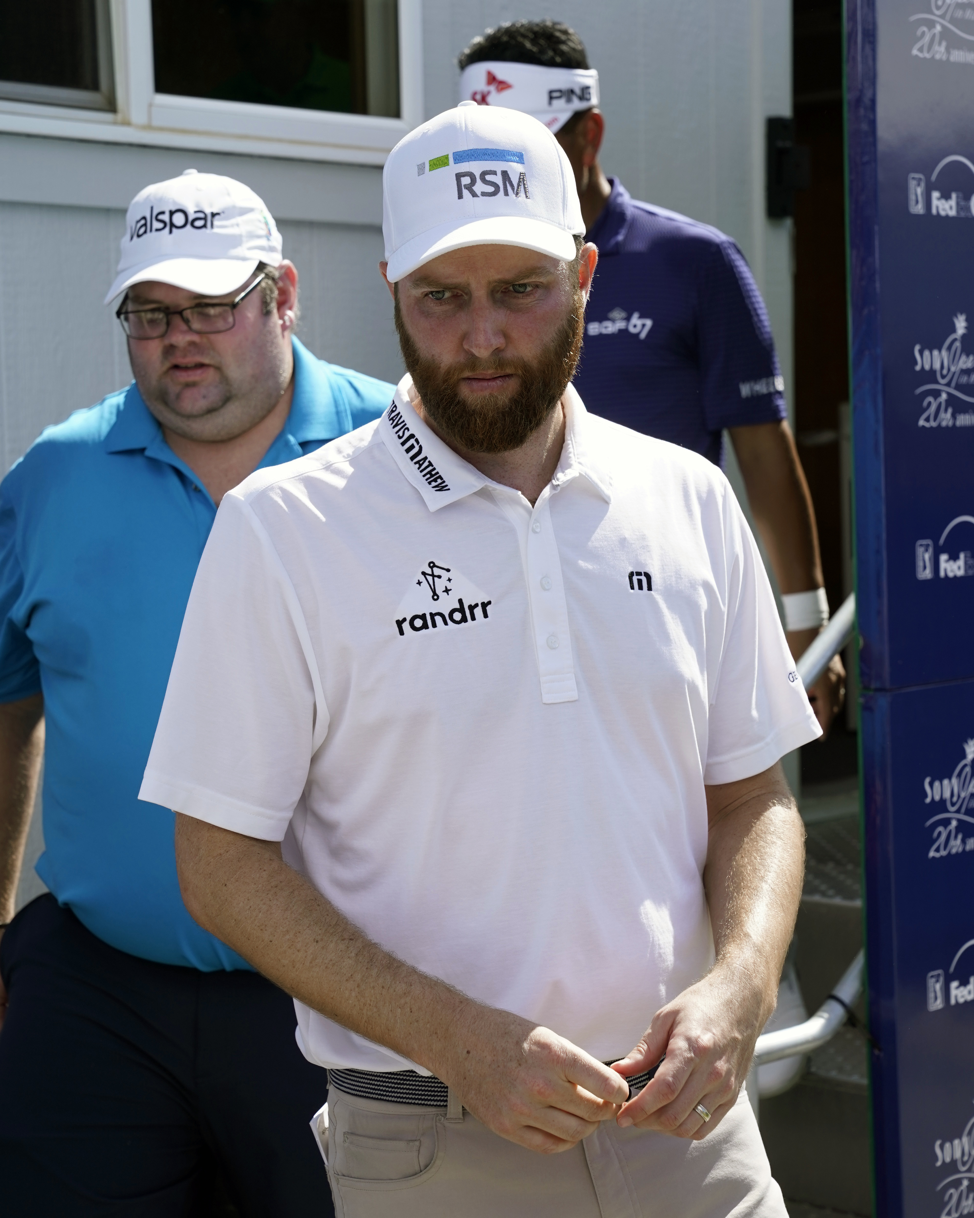 Kirk, Zach Johnson lead Sony Open, Spieth takes late tumble