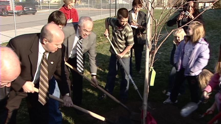 Elementary School Students Plant Trees