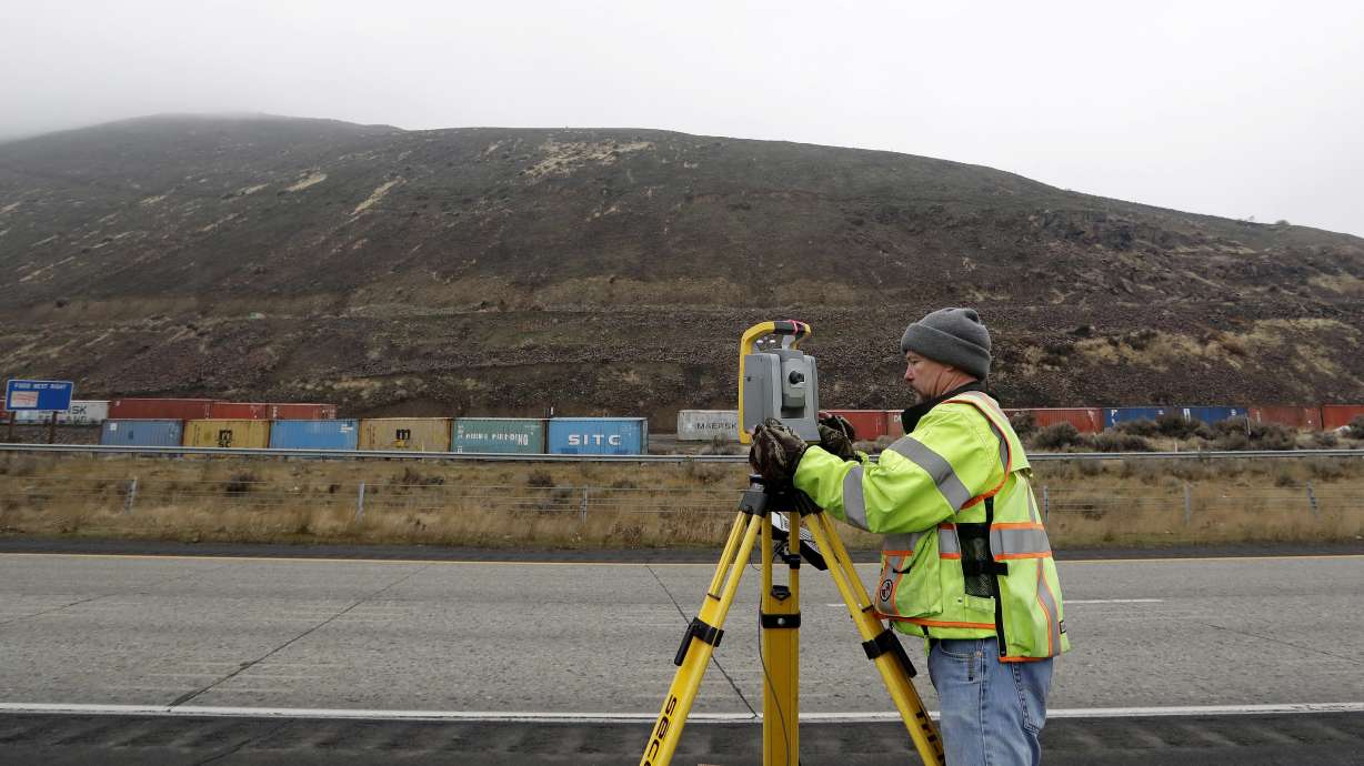 Washington state town wary of slow-moving landslide