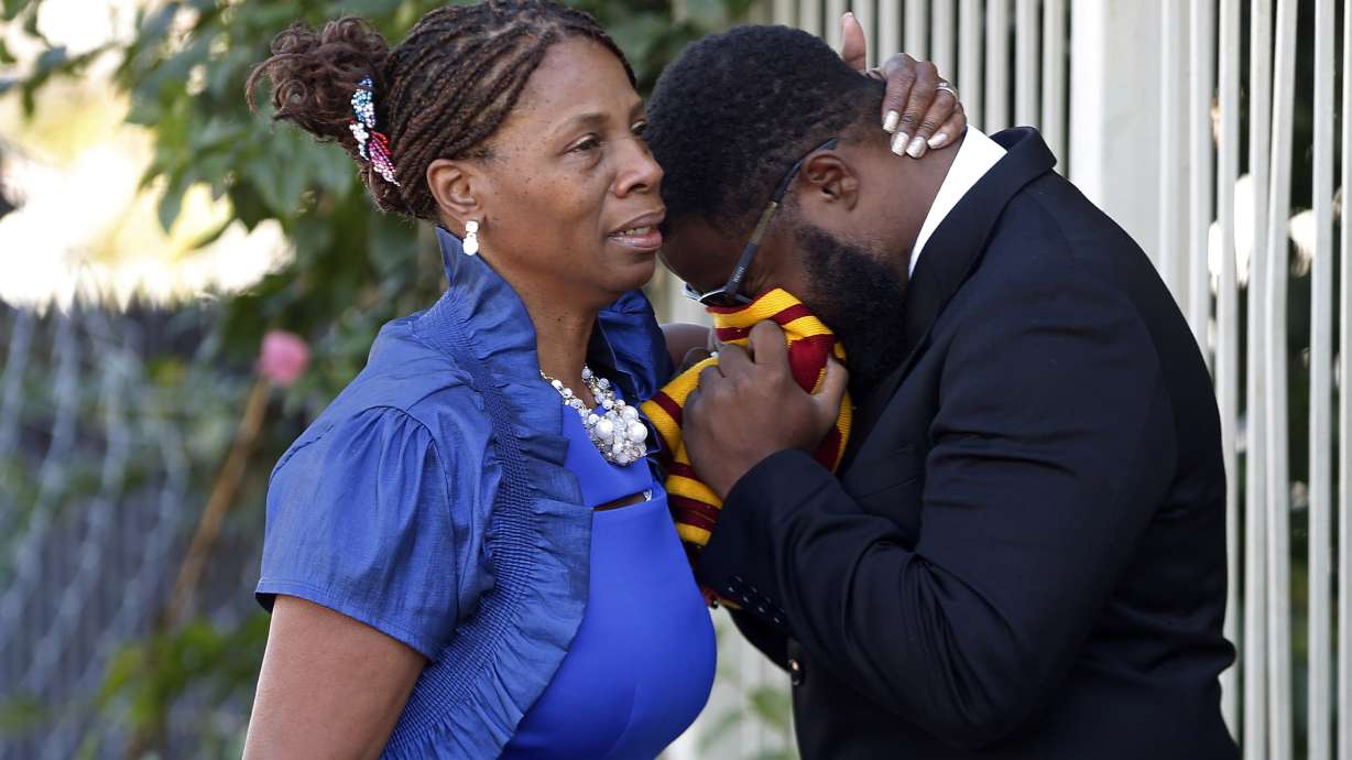 The Latest: Icy weather delays trial in death of ex-NFL back