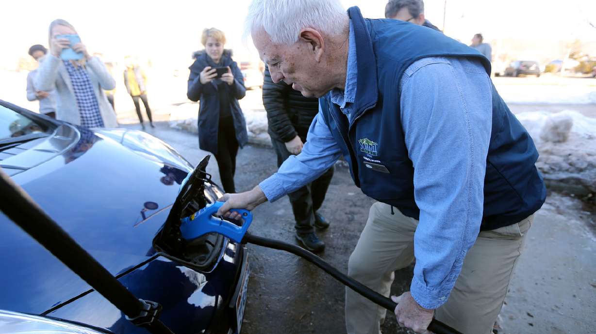 New electric vehicle charging stations installed to help create 'clean air corridor'
