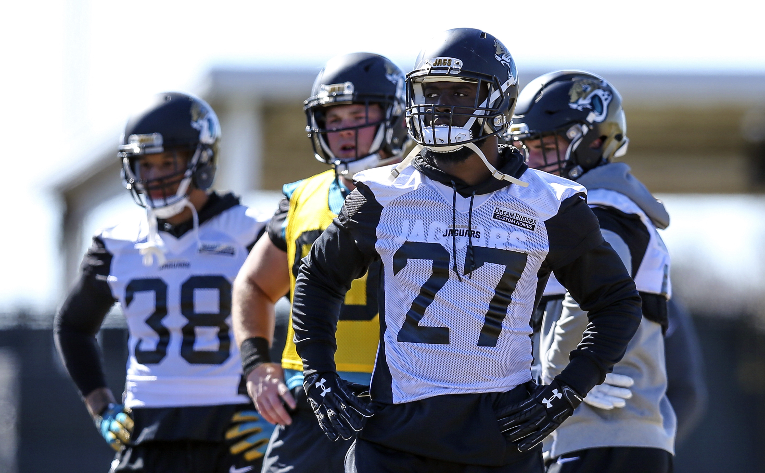 Jags' Fournette feels fine after ankle injury, fender-bender