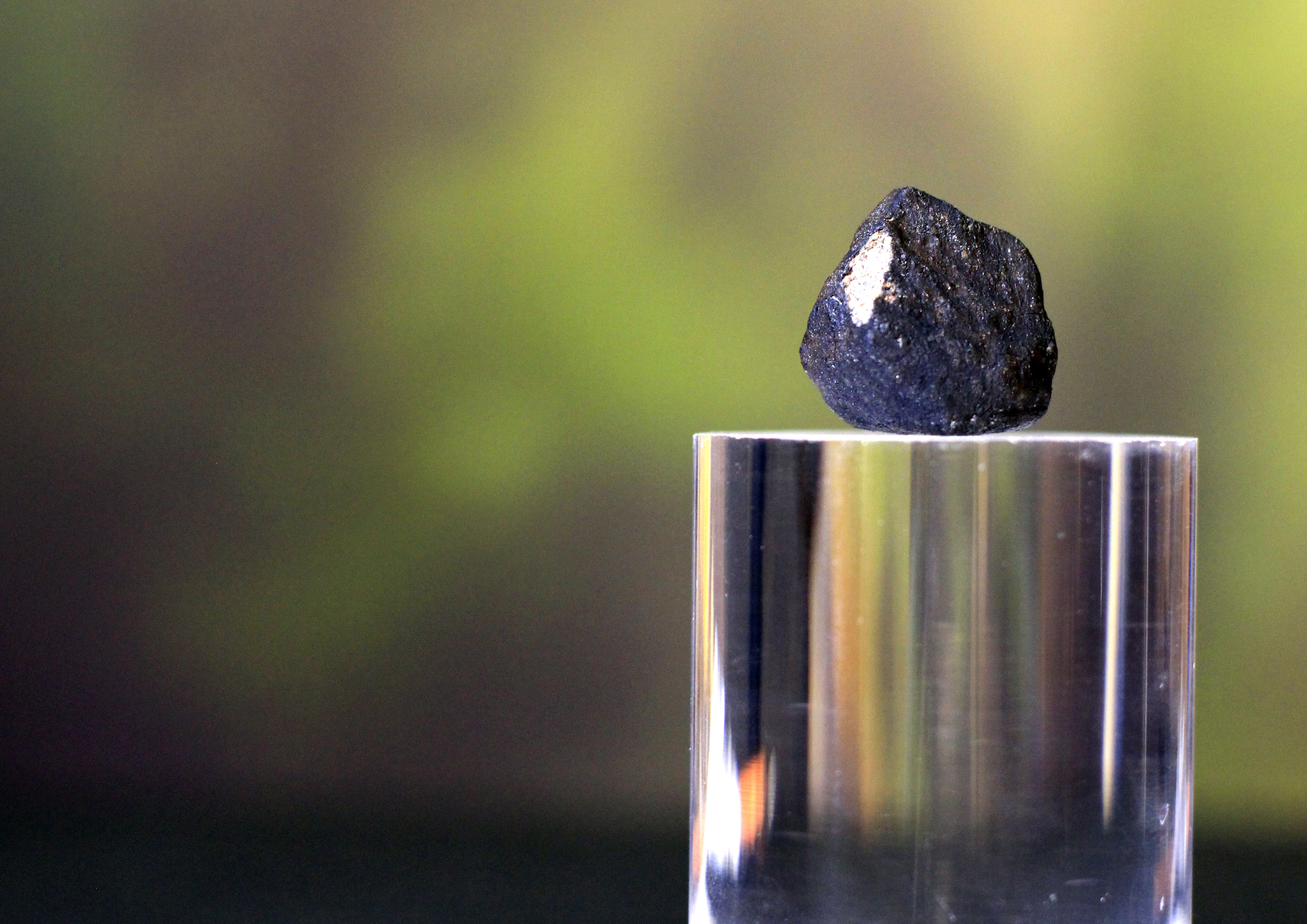 Meteorite hunters find first fragments of Michigan meteor