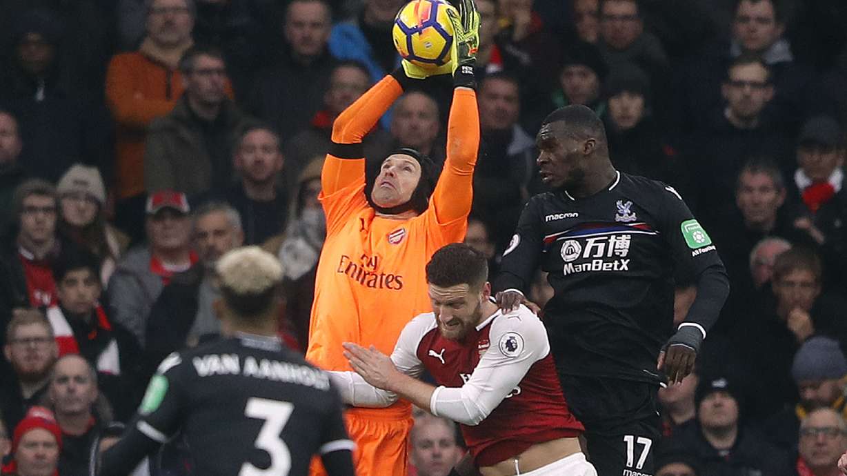 Arsenal hits 4 goals after leaving out Man U-bound Sanchez