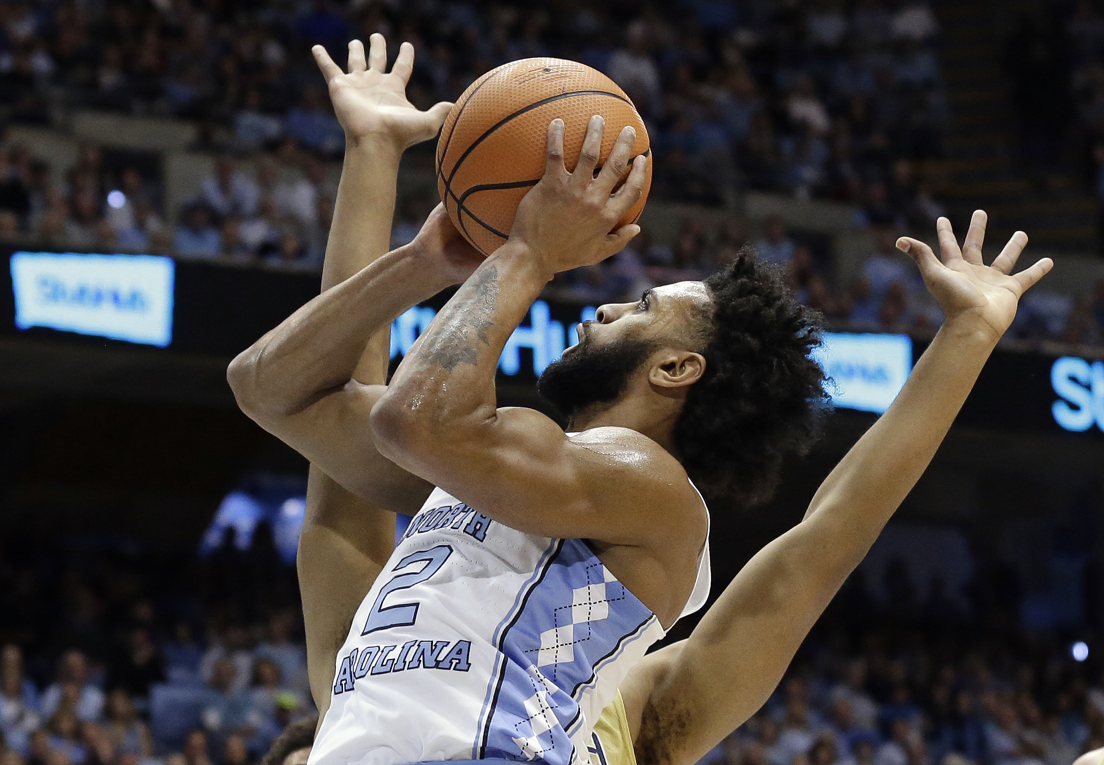 UNC's Berry: Valentine hugs, apology for back-turning show