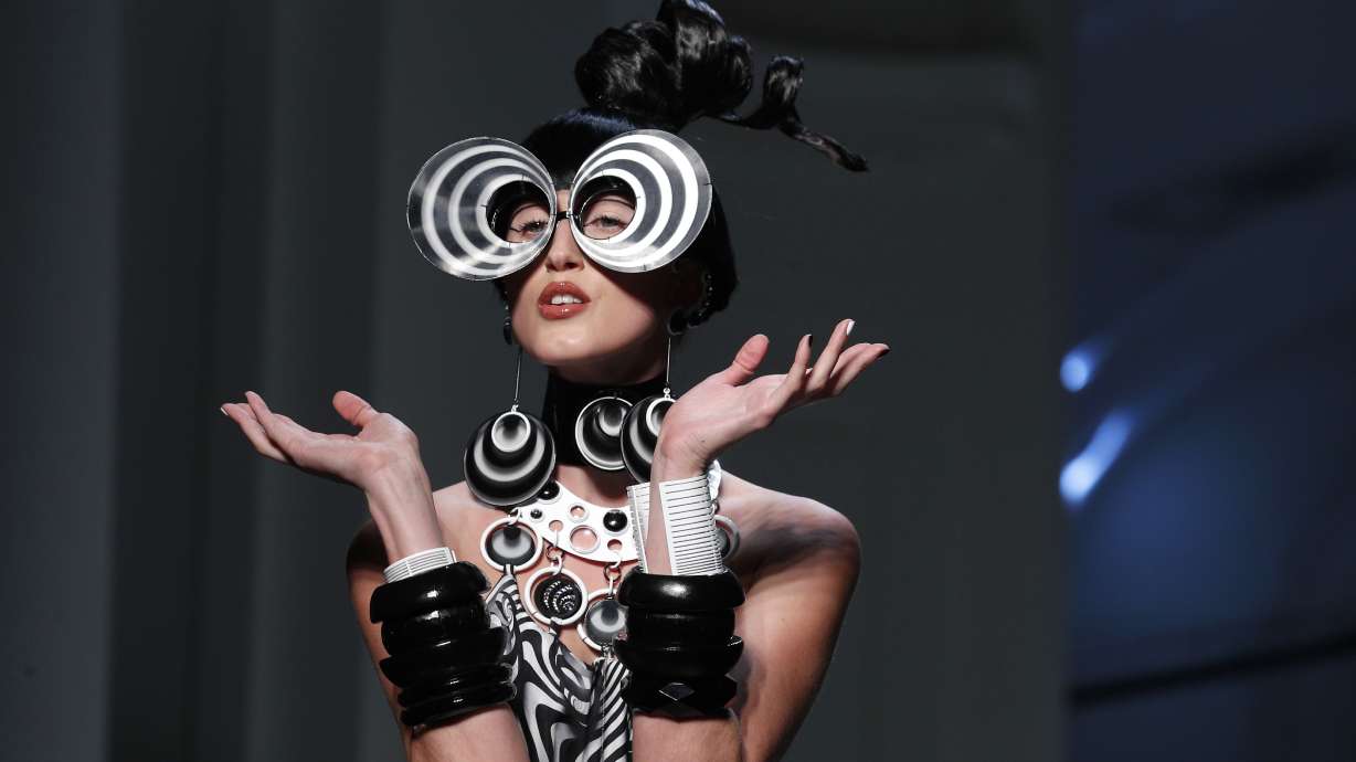 Paris couture: Cardin honored; Sergeenko faces backlash