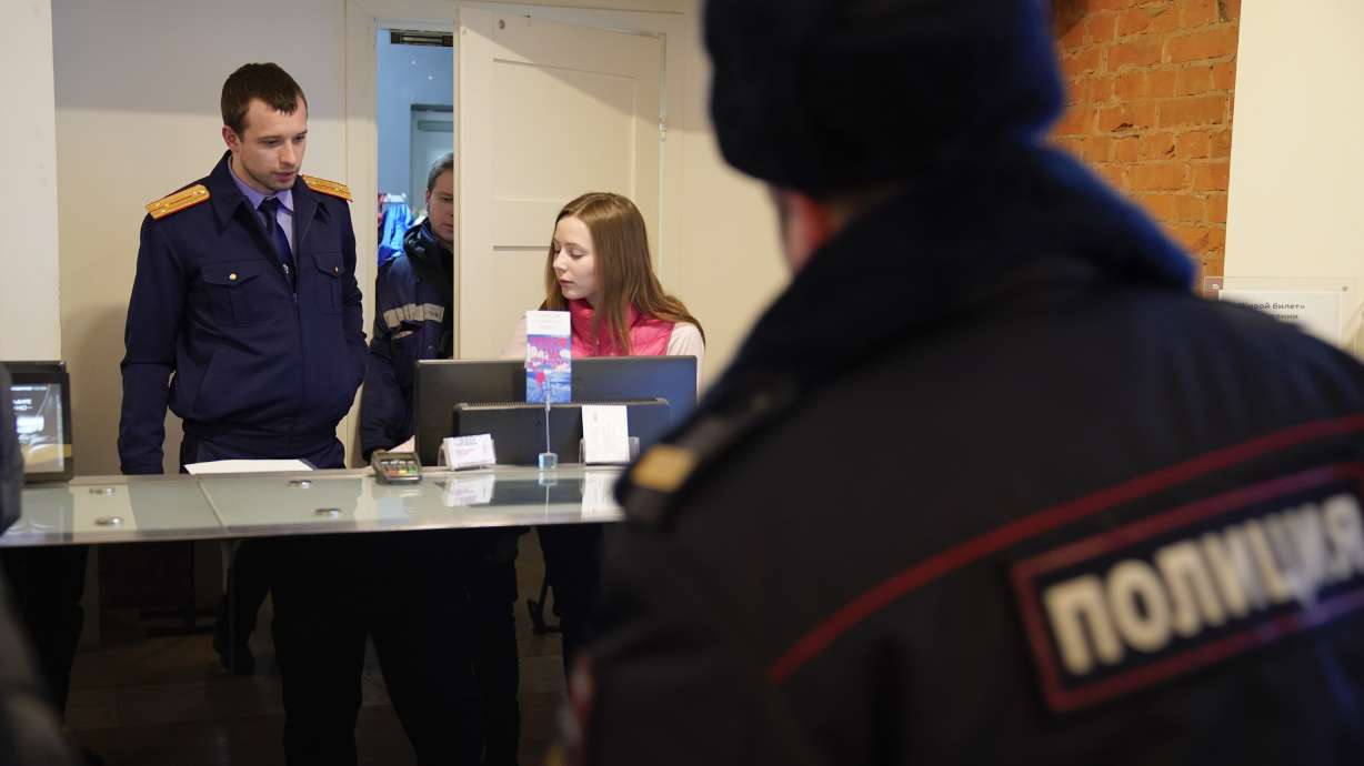 Moscow cinema ends showings of banned Stalin film
