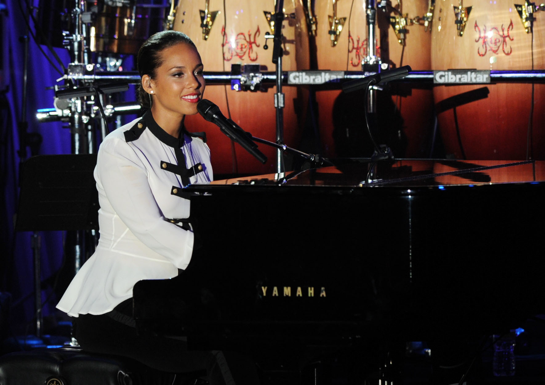 Alicia Keys kicks off Grammy week with a birthday party