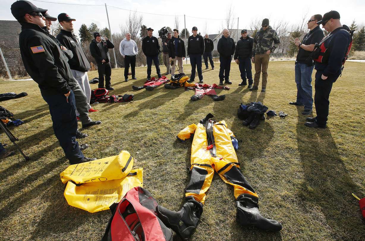 Lone Peak firefighters become certified in ice rescue at Alpine Country Club in Highland on Friday, Jan. 26, 2018. (Photo: Jeffrey D. Allred, KSL)