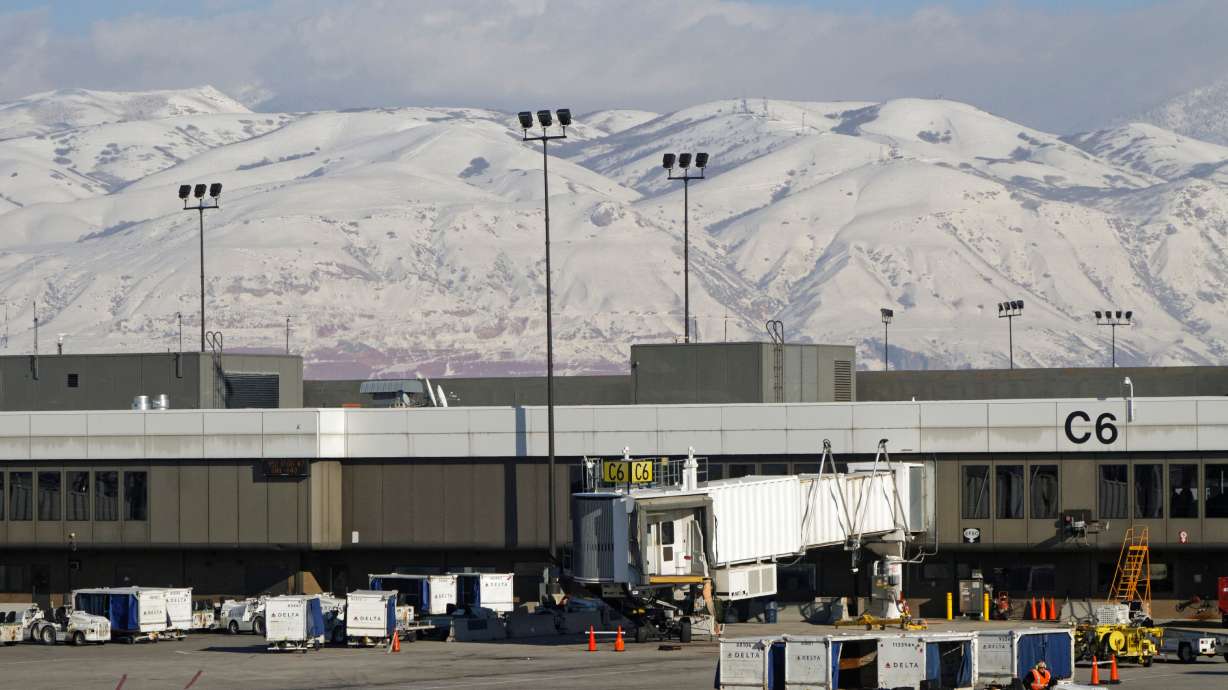 2nd straight year of record travel at Salt Lake City Airport