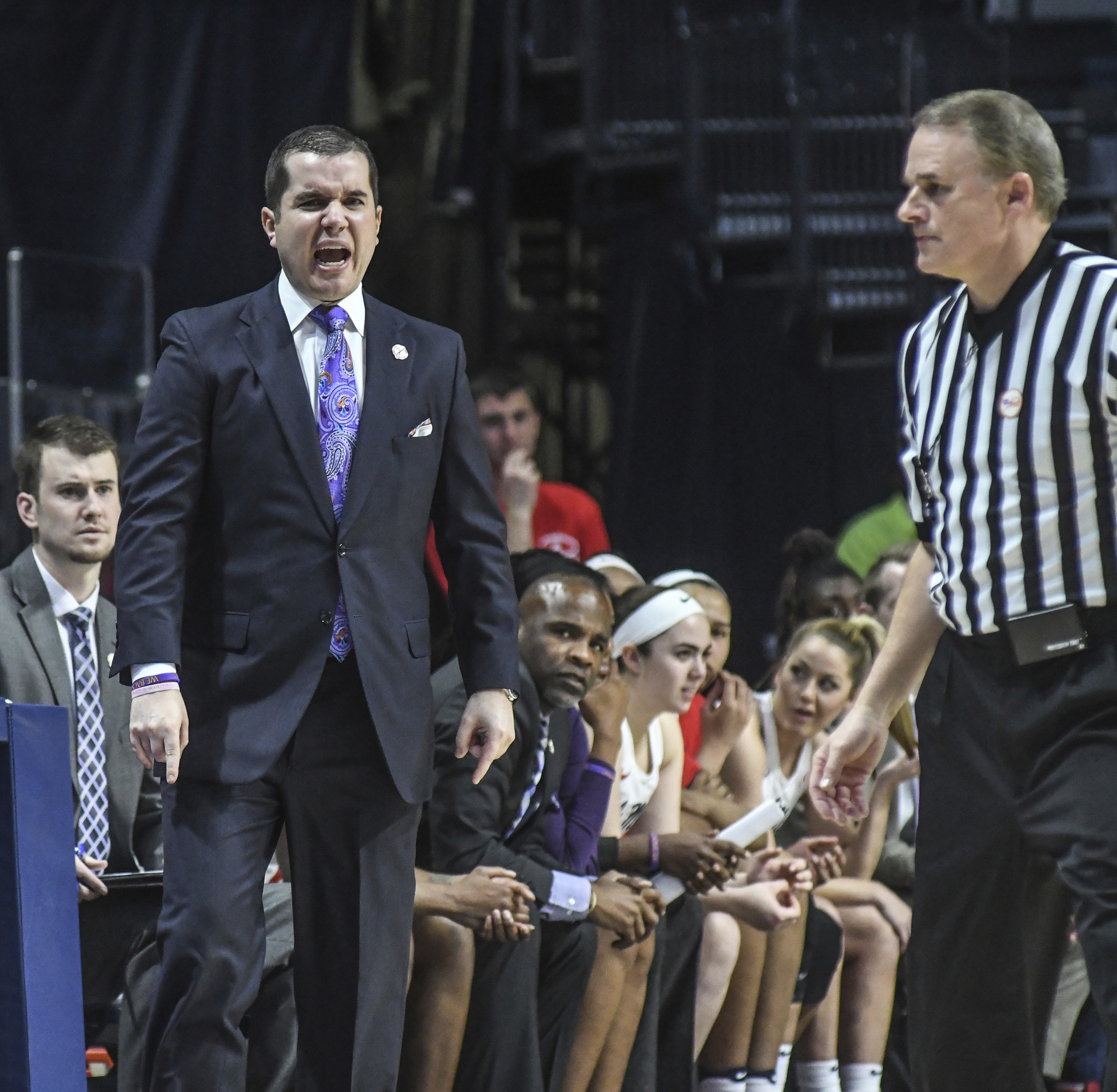 Vivians, No. 2 Mississippi State women top Mississippi 69-49