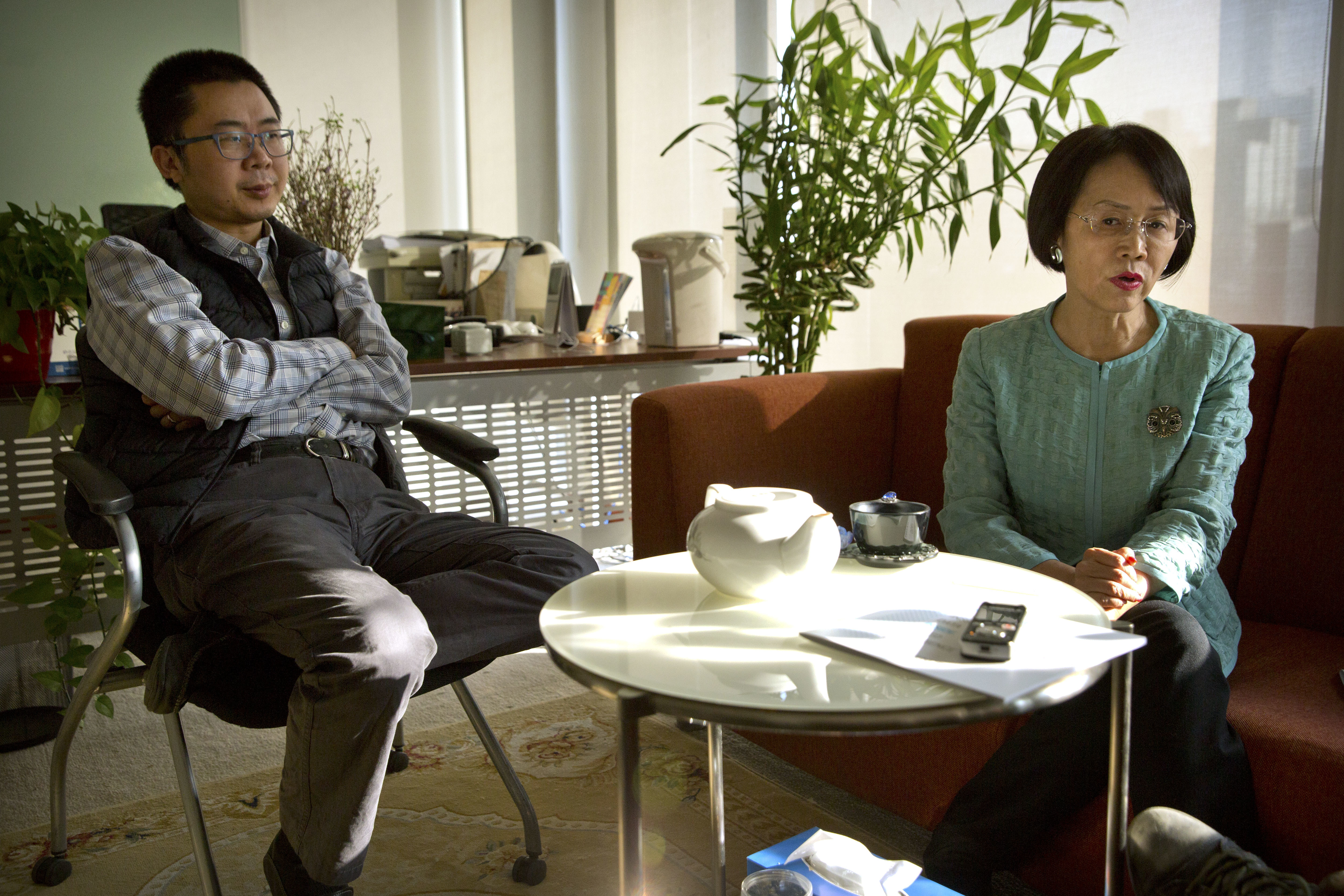 AP Interview: Chinese editor Hu Shuli steps aside, not down