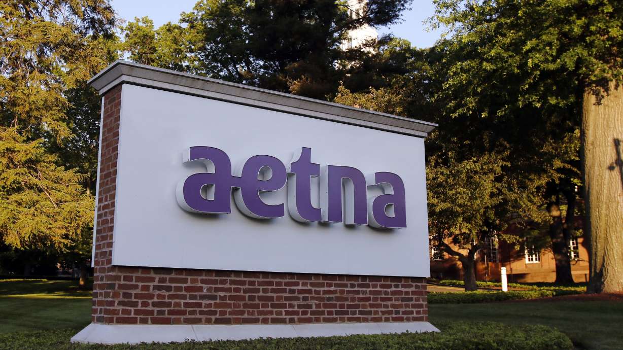Aetna beats 4Q profit forecasts