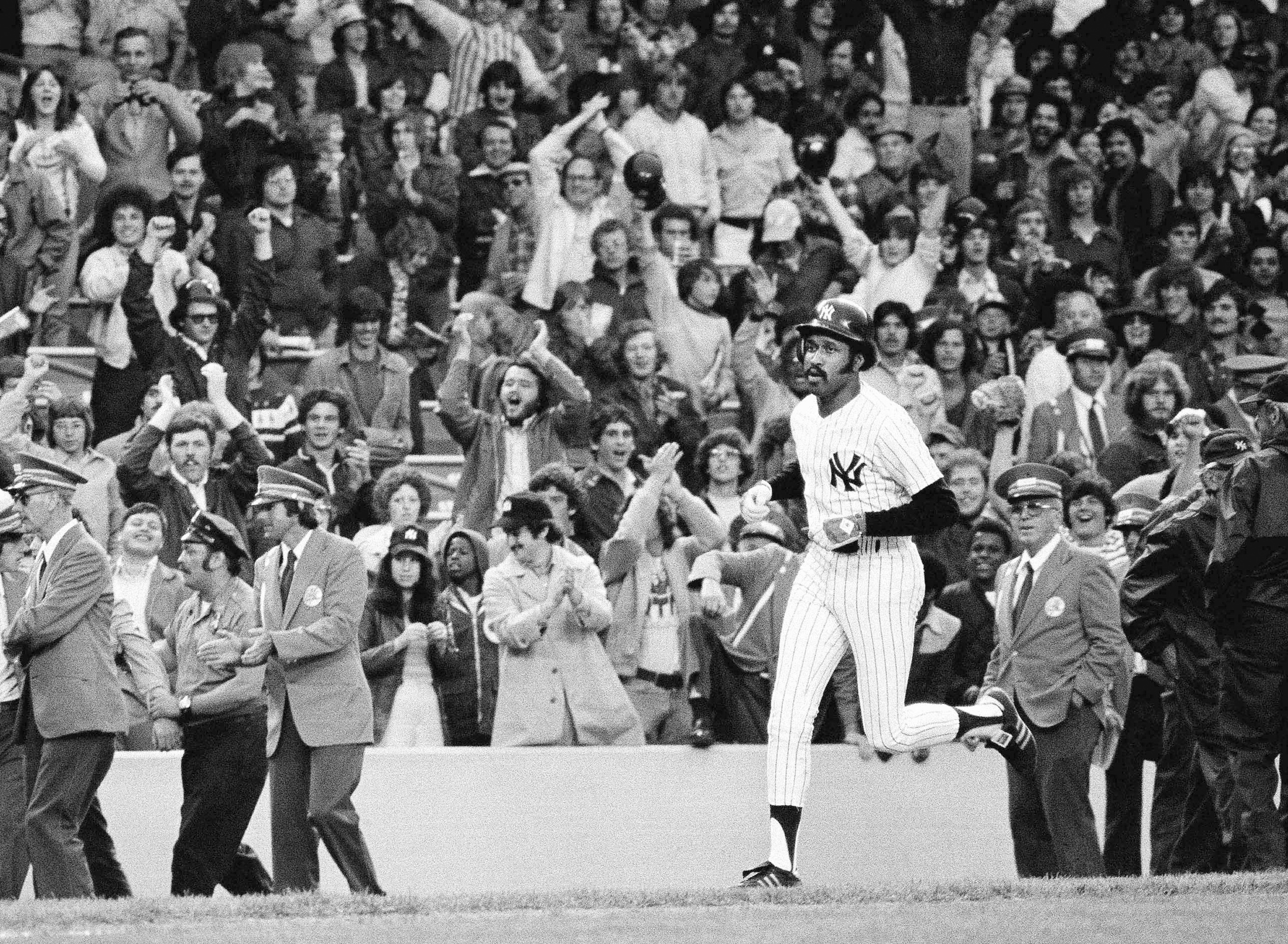 Former big league outfielder Oscar Gamble dead at 68