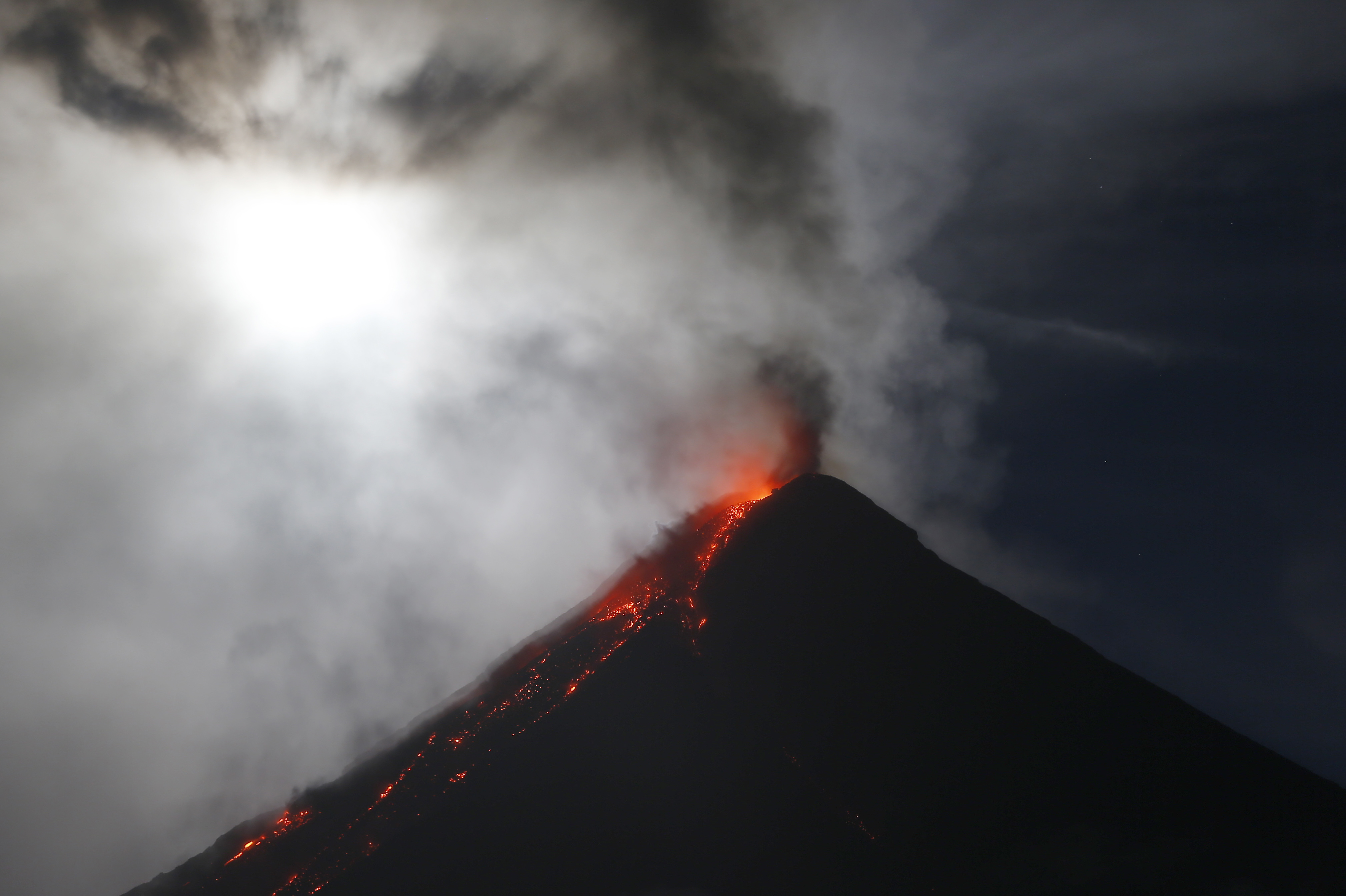 Lava spreads more than 2 miles from Philippine volcano