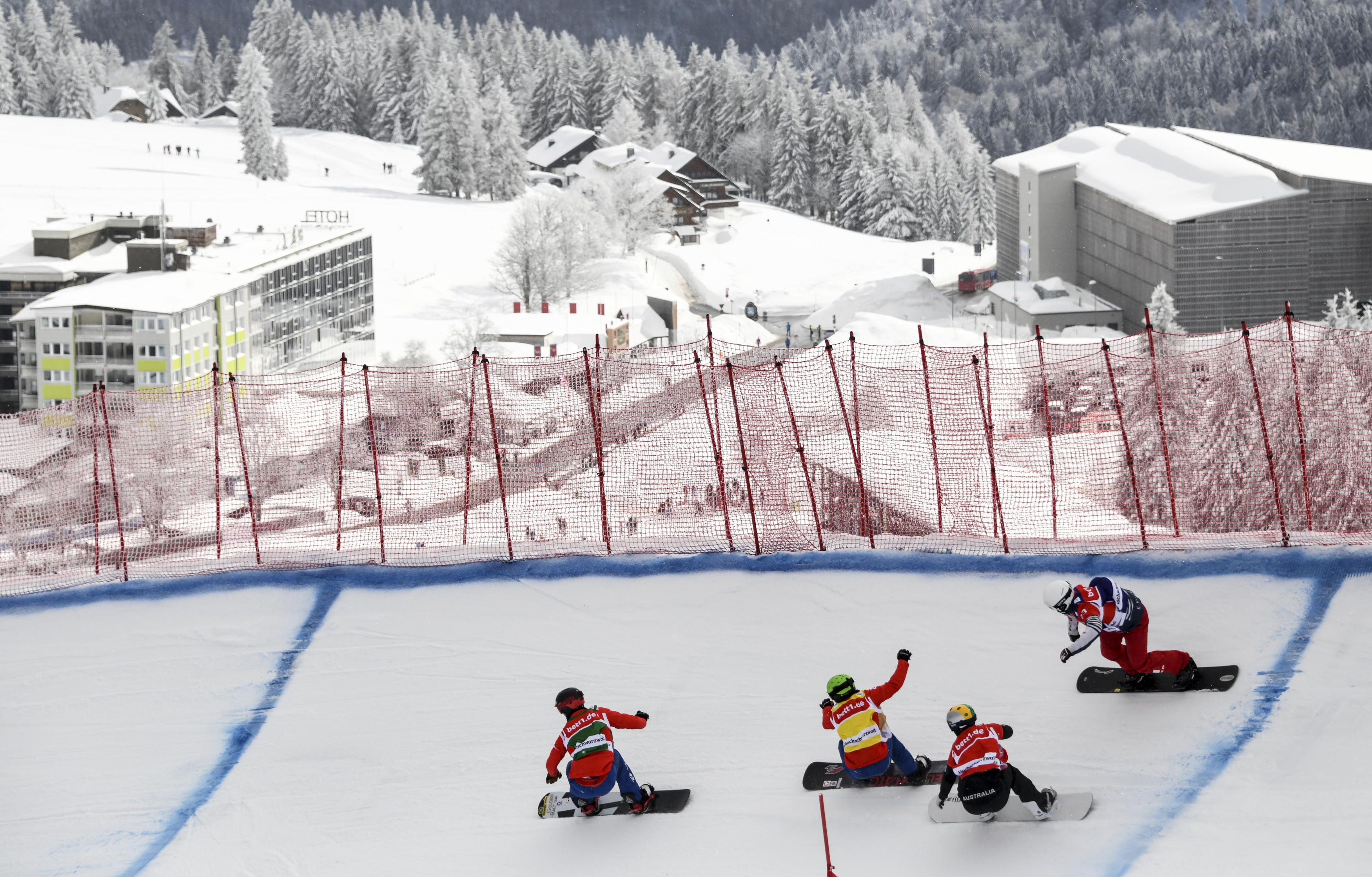 Lueftner, Moioli win snowboard cross World Cup races