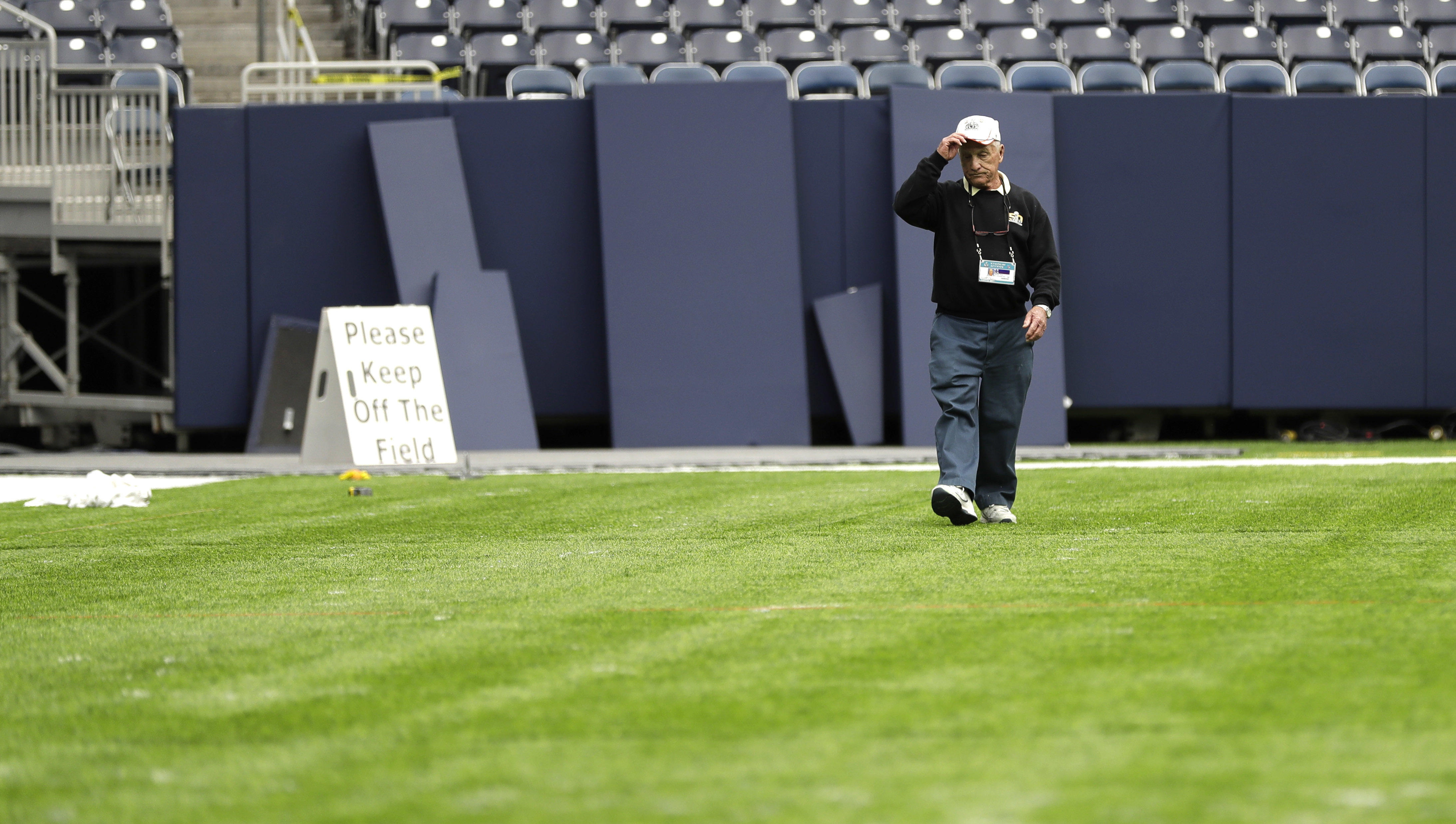 Hall of Fame groundskeeper takes Super Bowl stage for 52nd-straight year