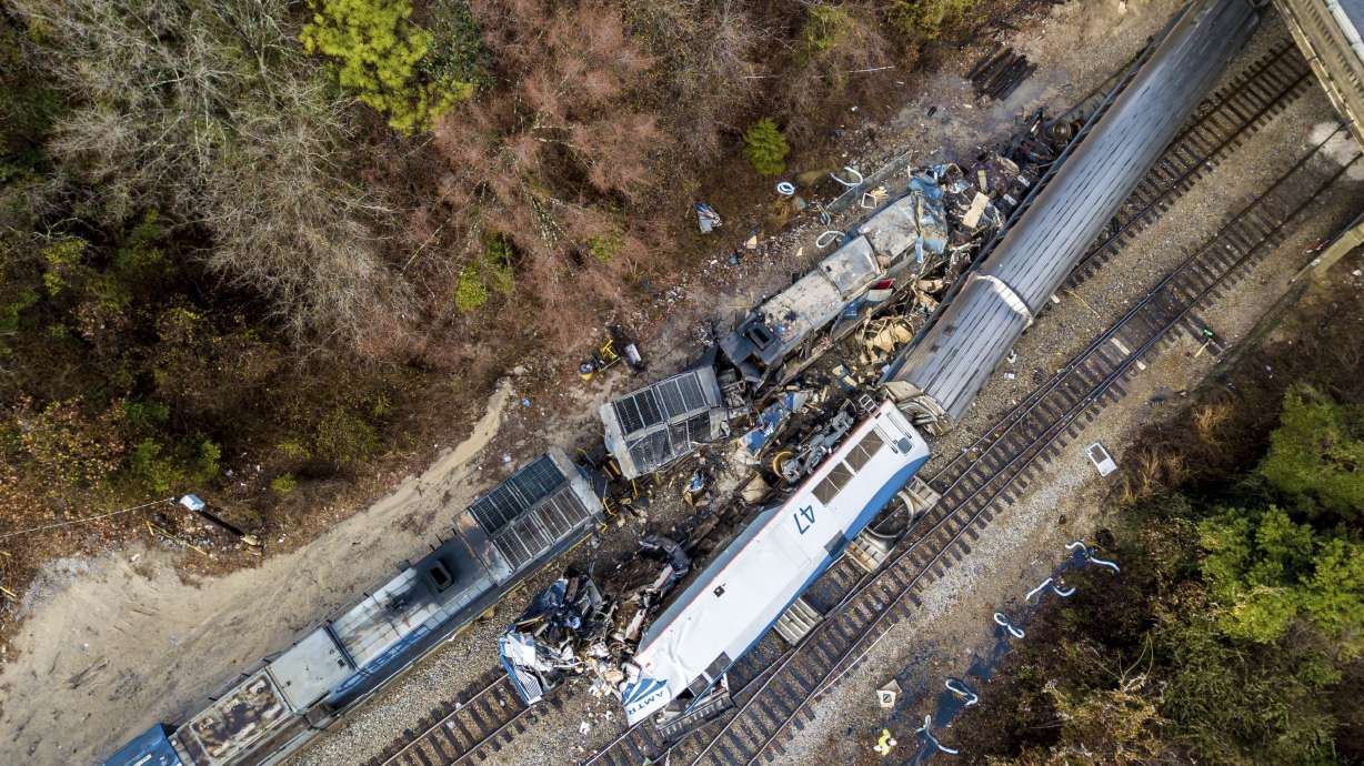 Screams and crying among passengers after Amtrak train crash