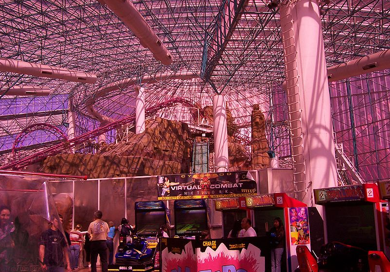 Inside the Adventuredome at Circus Circus in Las Vegas, Nevada. (Michael180, Wikimedia Commons) (Photo: Michael180)