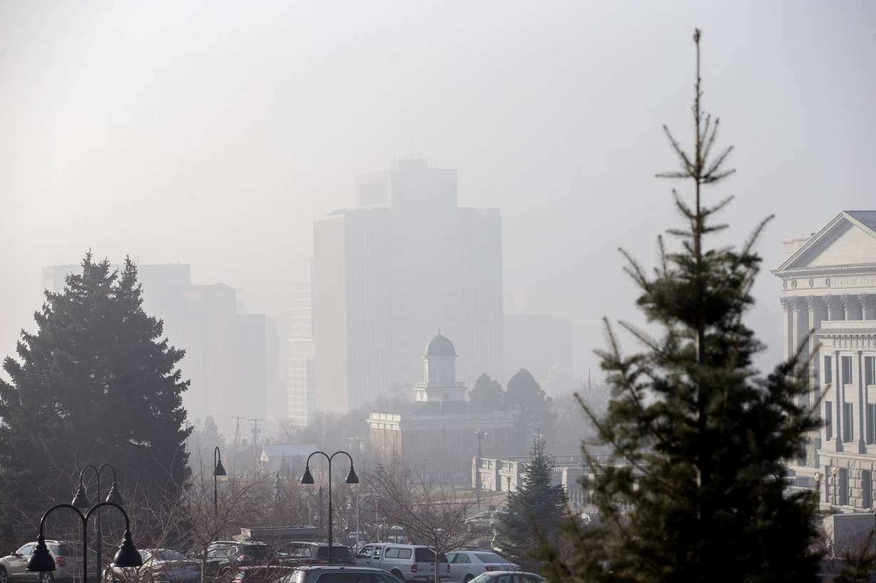 Downtown Salt Lake City is lost in a mess of fog and inversion on Monday, Dec. 11, 2017. (Photo: Scott G Winterton, Deseret News)