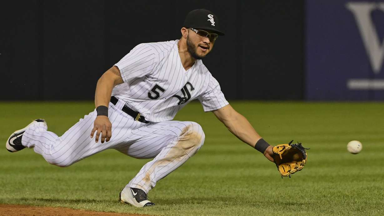 Yolmer Sanchez beats White Sox in salary arbitration