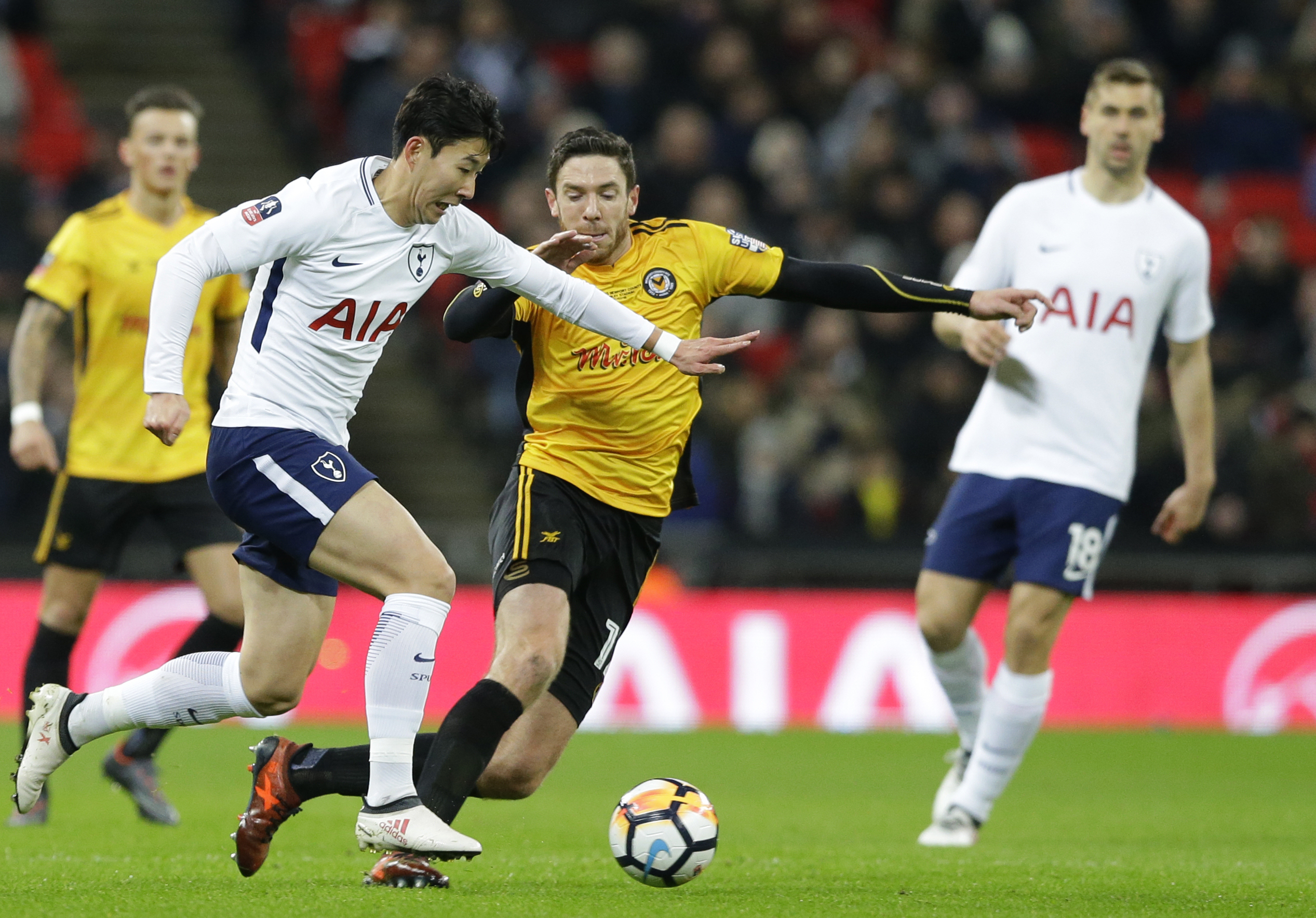 Lamela's 1st goal in 17 months helps Tottenham win in FA Cup