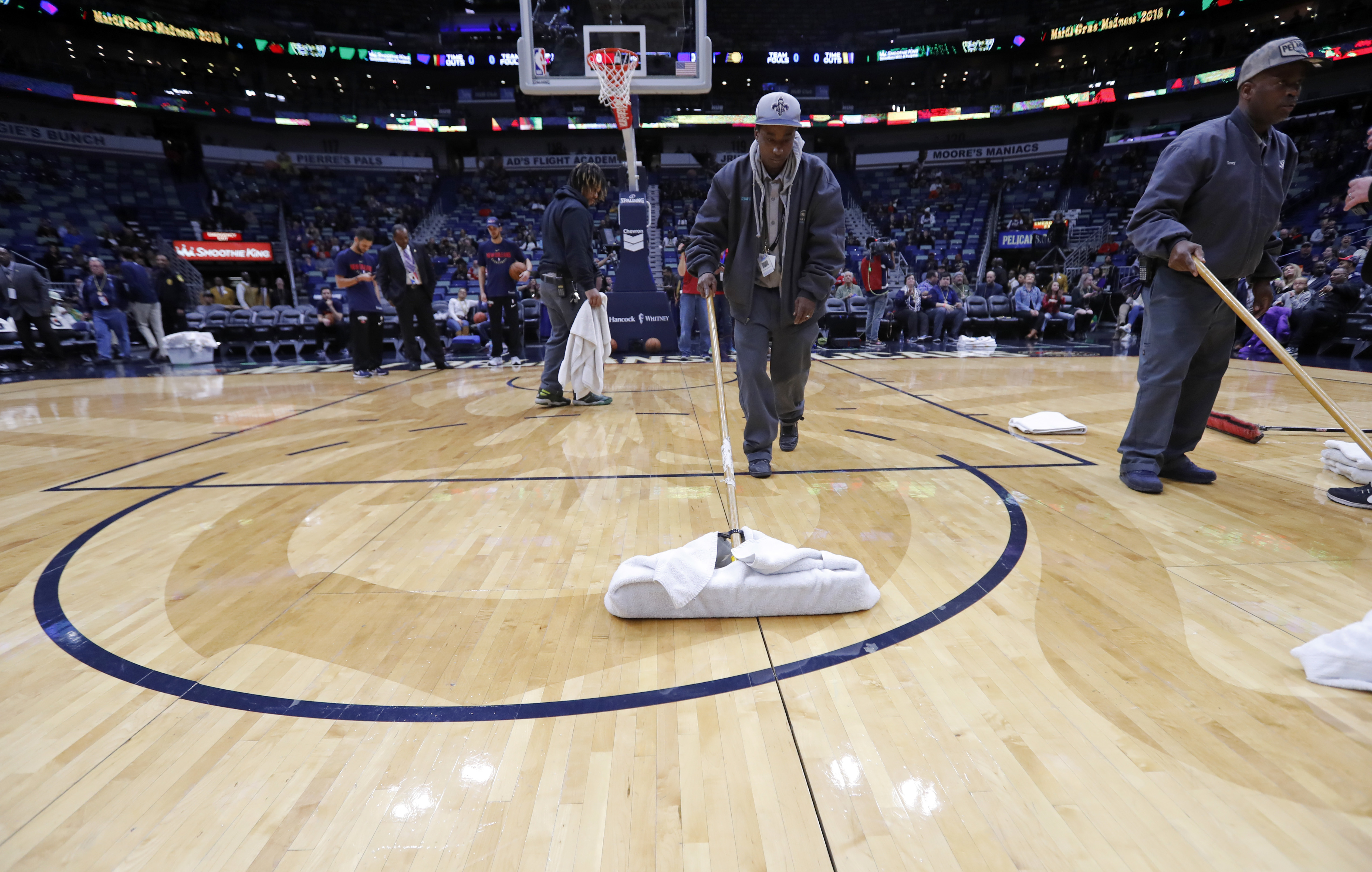Pacers-Pelicans postponed over concerns about roof leak