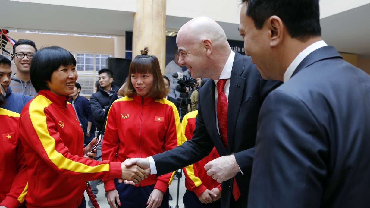 FIFA president praises Russian World Cup preparations