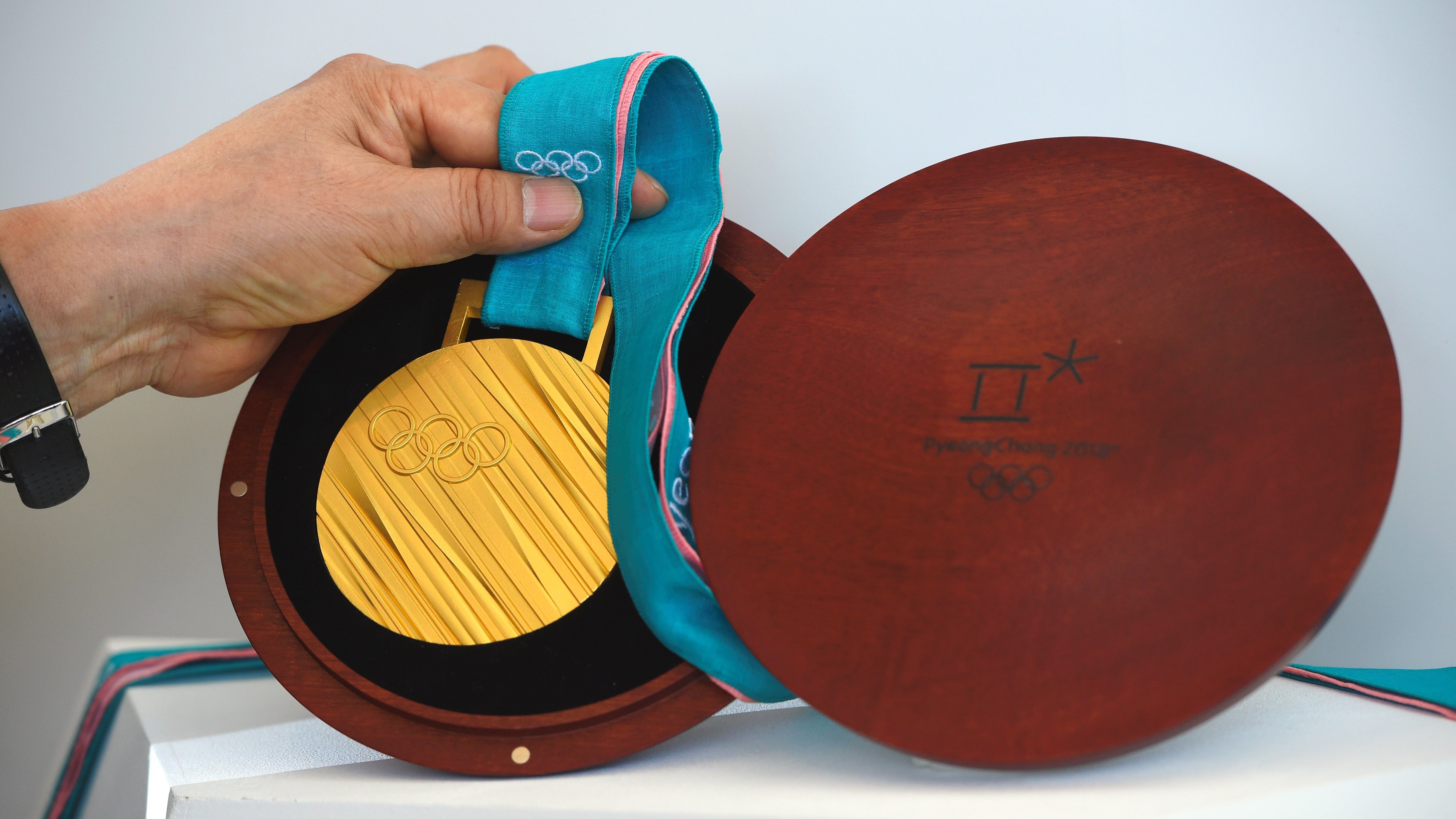The PyeongChang 2018 Olympic gold medal. (Photo: Jung Yeon-Je-AFP, Getty Images via CNN)