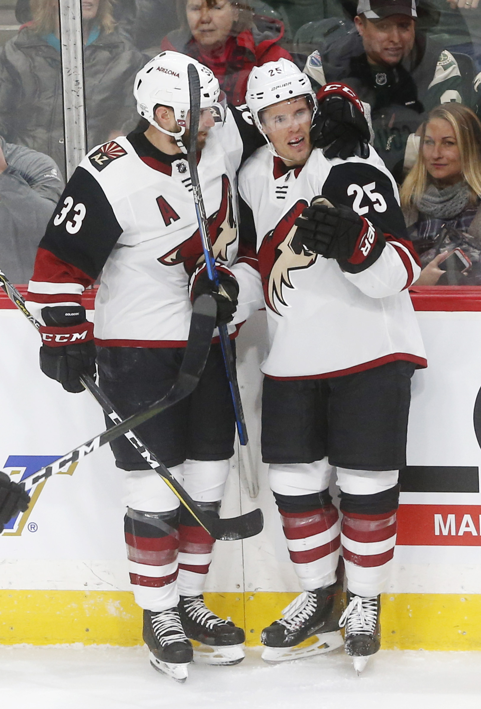 Coyotes score 4 straight to top Wild in OT