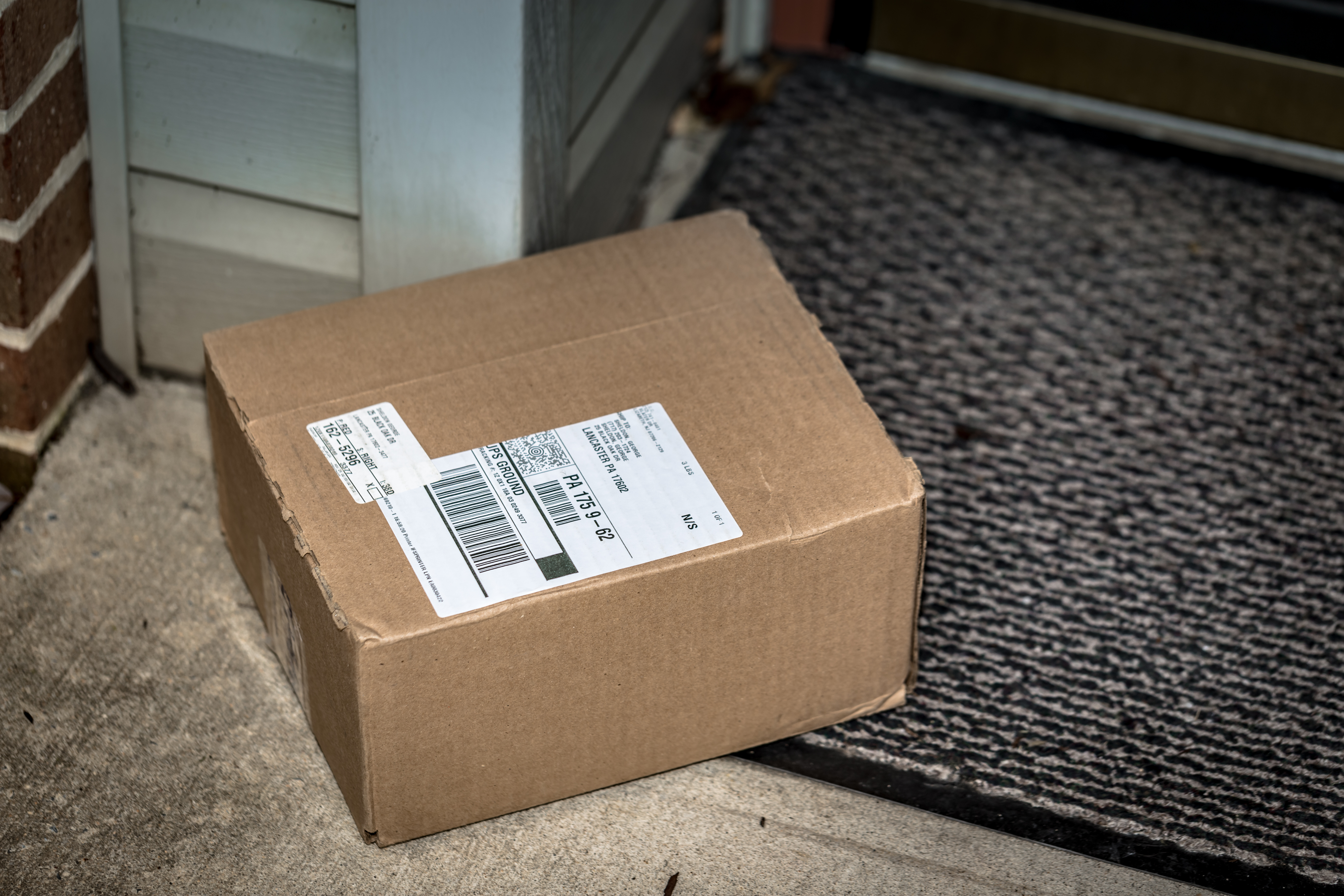 2 women charged in mail, package theft scheme